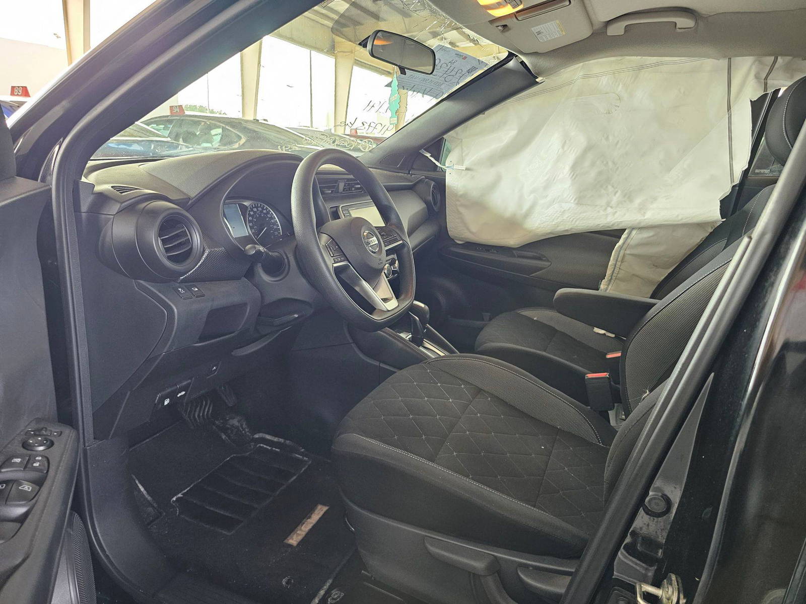 2019 NISSAN KICKS — 91773 KM — Lot 12343836 — Souq - Marhaba Auctions Used Cars - Image 8