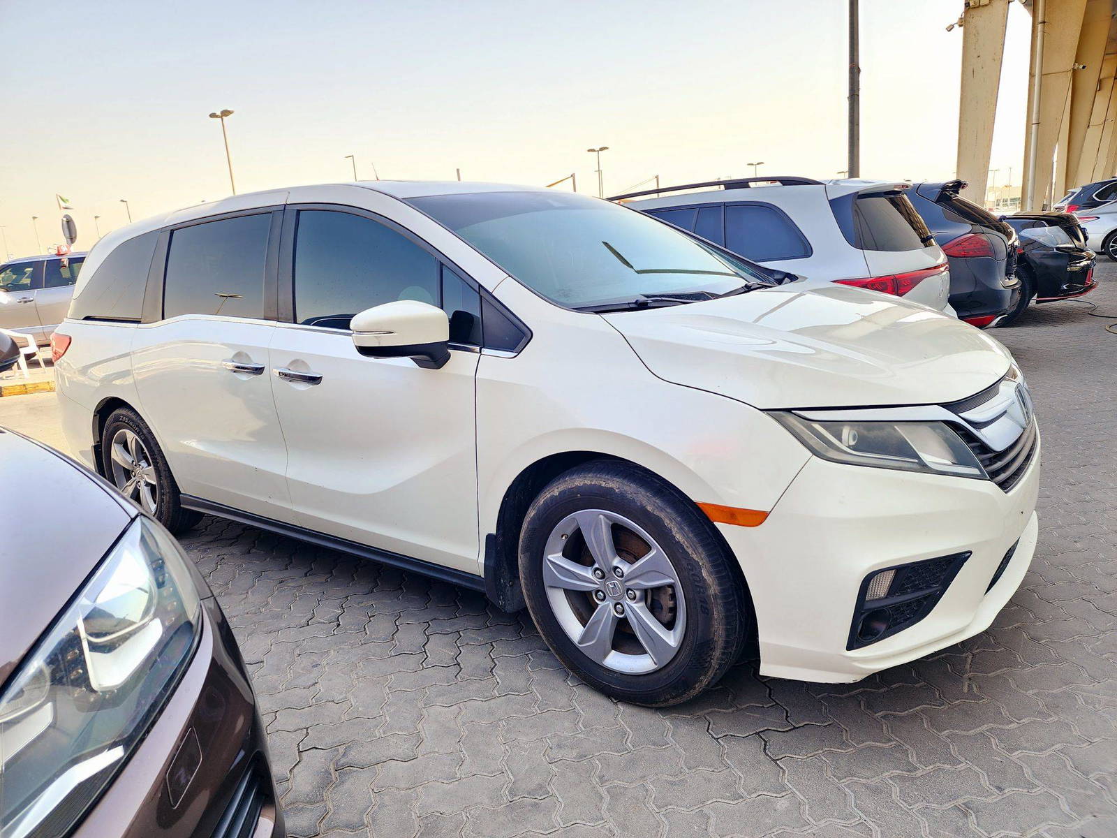 2018 HONDA ODYSSEY — 089775 KM — Lot 77JB032305 — Souq - Marhaba Auctions Used Cars - Image 4