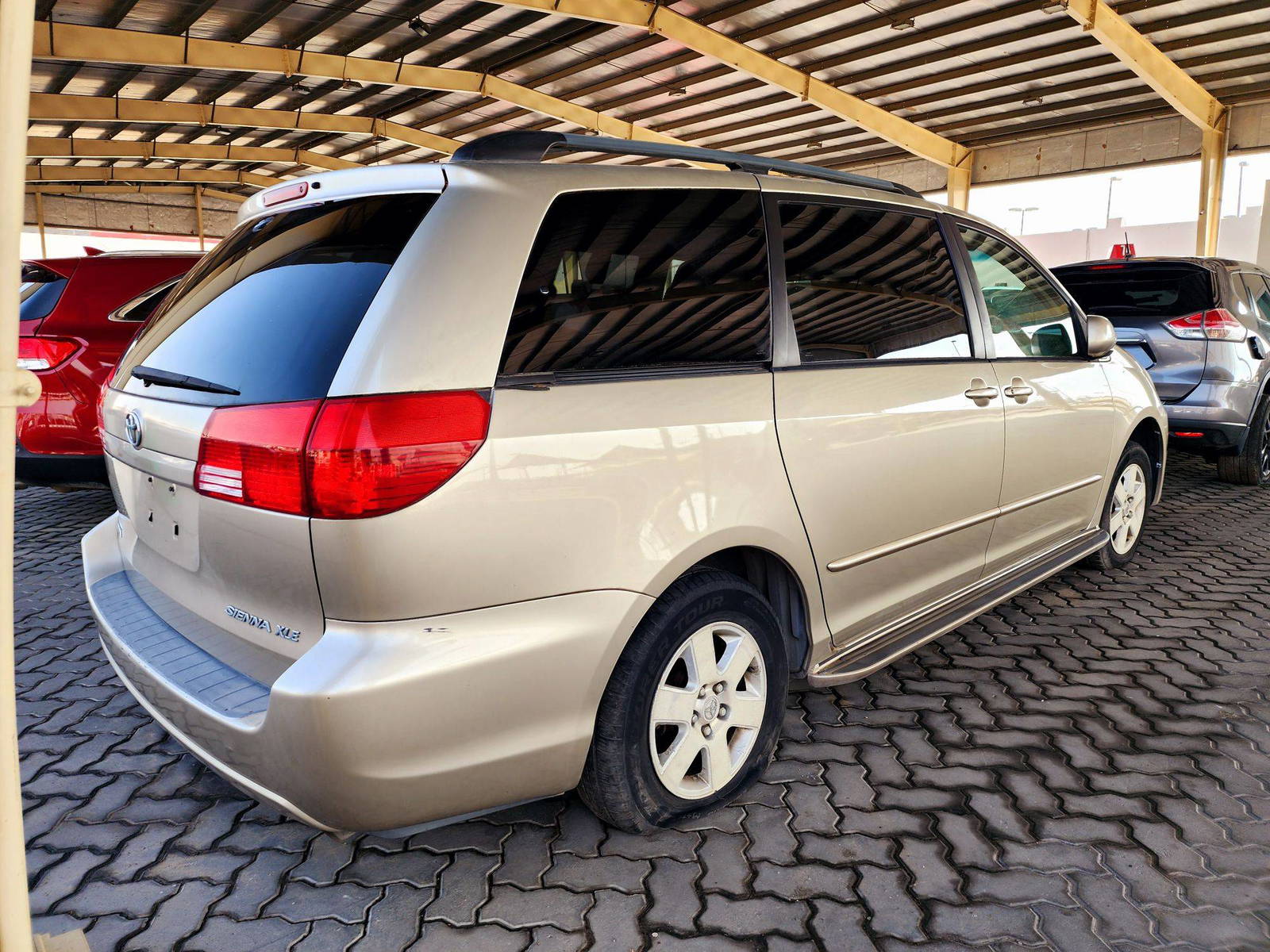 2004 TOYOTA SIENNA — 241366 Miles — Lot C54S019721 — Souq - Marhaba Auctions Used Cars - Image 4