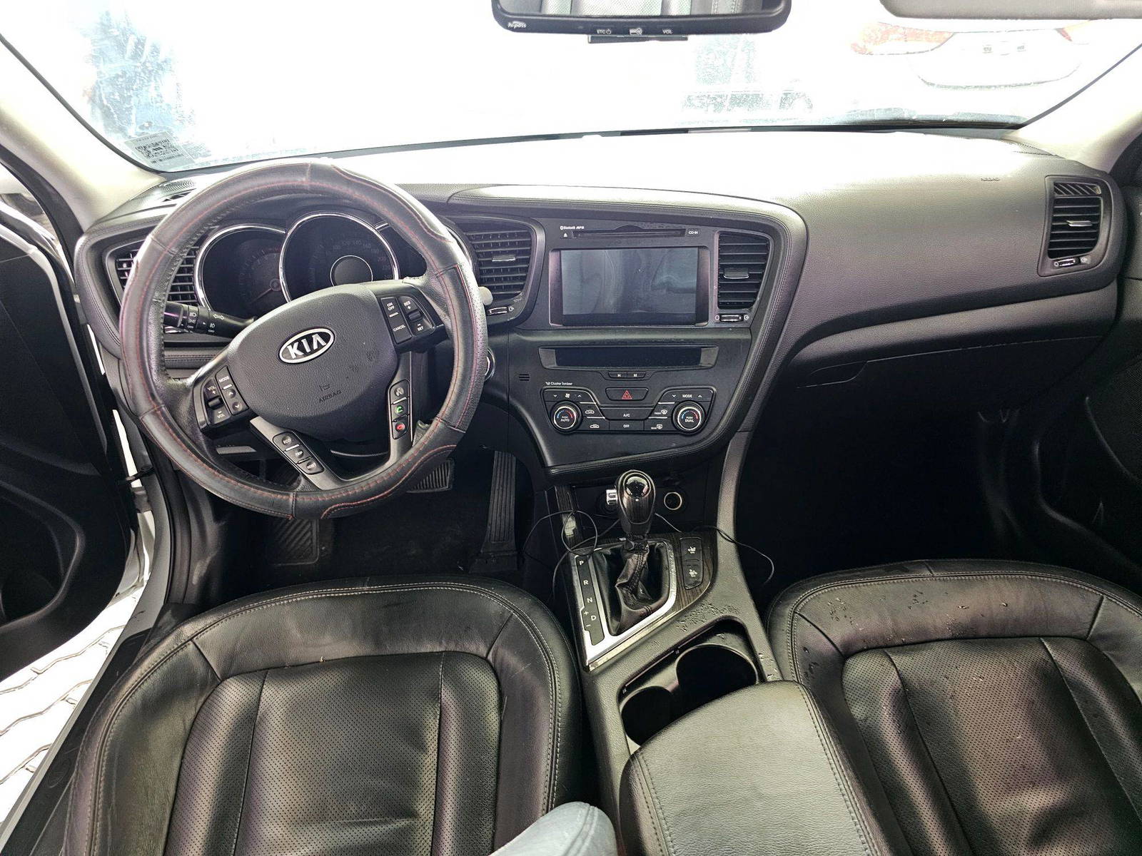2011 KIA K5 — 228431 KM — Lot 150493 — Souq - Marhaba Auctions Used Cars - Image 7