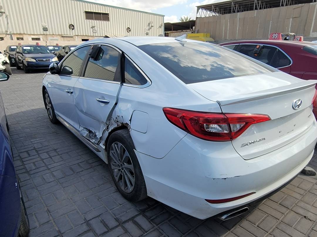 2017 HYUNDAI SONATA — 189242 Miles — Lot 585362 — Main - Marhaba Auctions Used Cars - Image 4