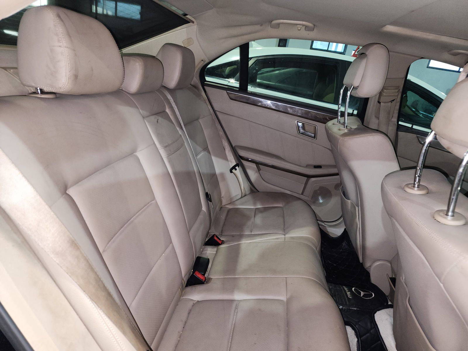 2010 MERCEDES BENZ E 350 — 162675 Miles — Lot 59971064 — Al Quoz - Marhaba Auctions Used Cars - Image 6