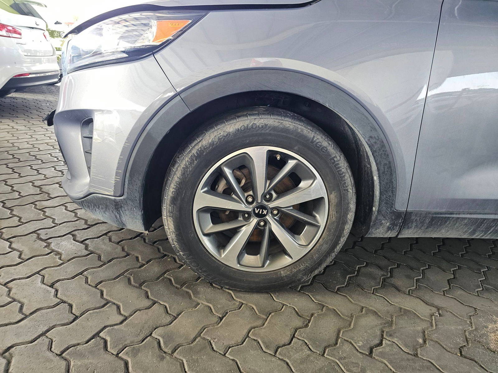 2020 KIA SORENTO — 136647 Miles — Lot 42947265 — Souq - Marhaba Auctions Used Cars - Image 11