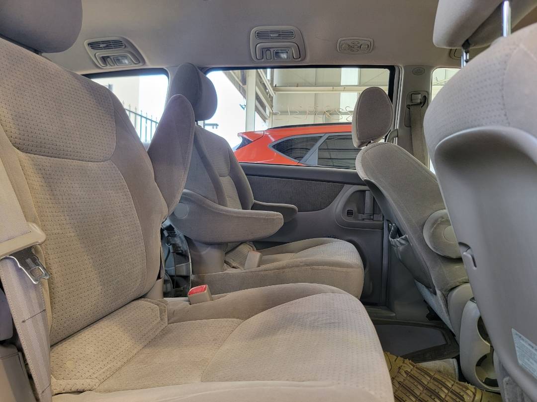 2008 TOYOTA SIENNA — 174230 Miles — Lot 82859313 - Marhaba Auctions Used Cars - Image 4