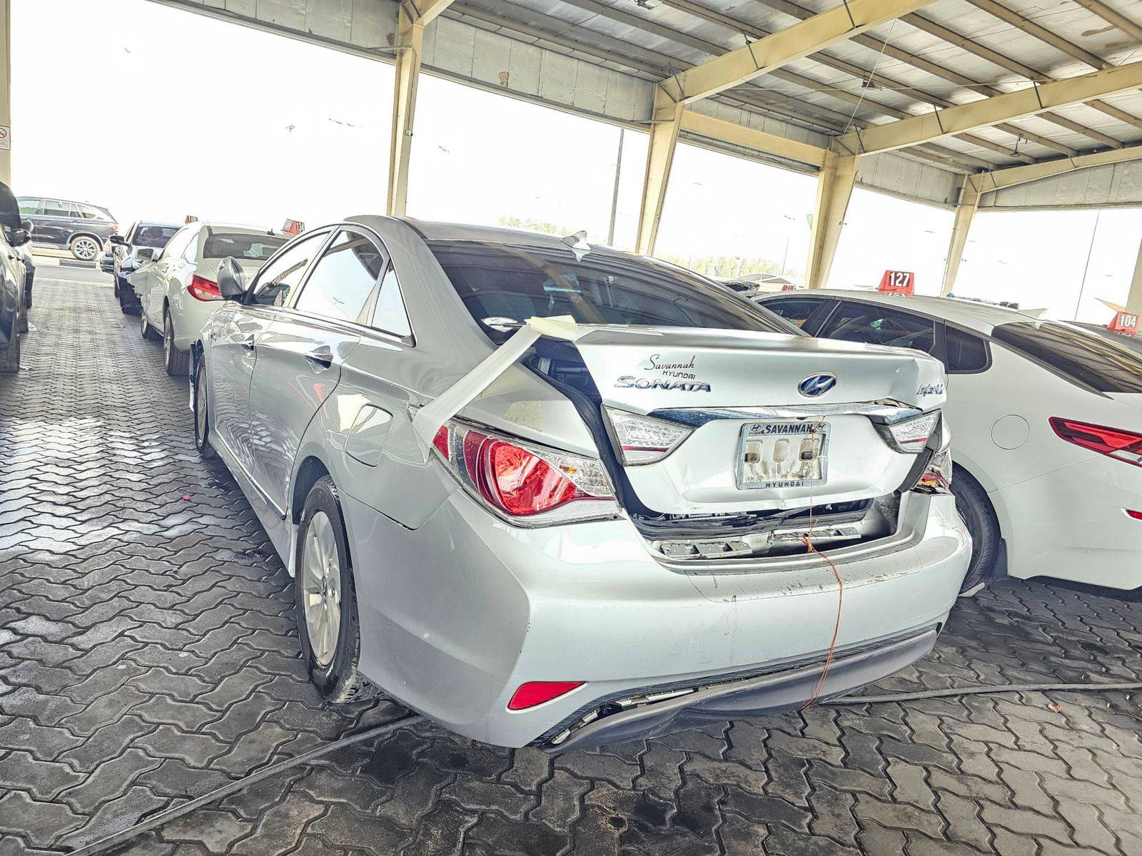 2015 HYUNDAI SONATA — 205312 Miles — Lot 42FA135727 — Souq - Marhaba Auctions Used Cars - Image 5
