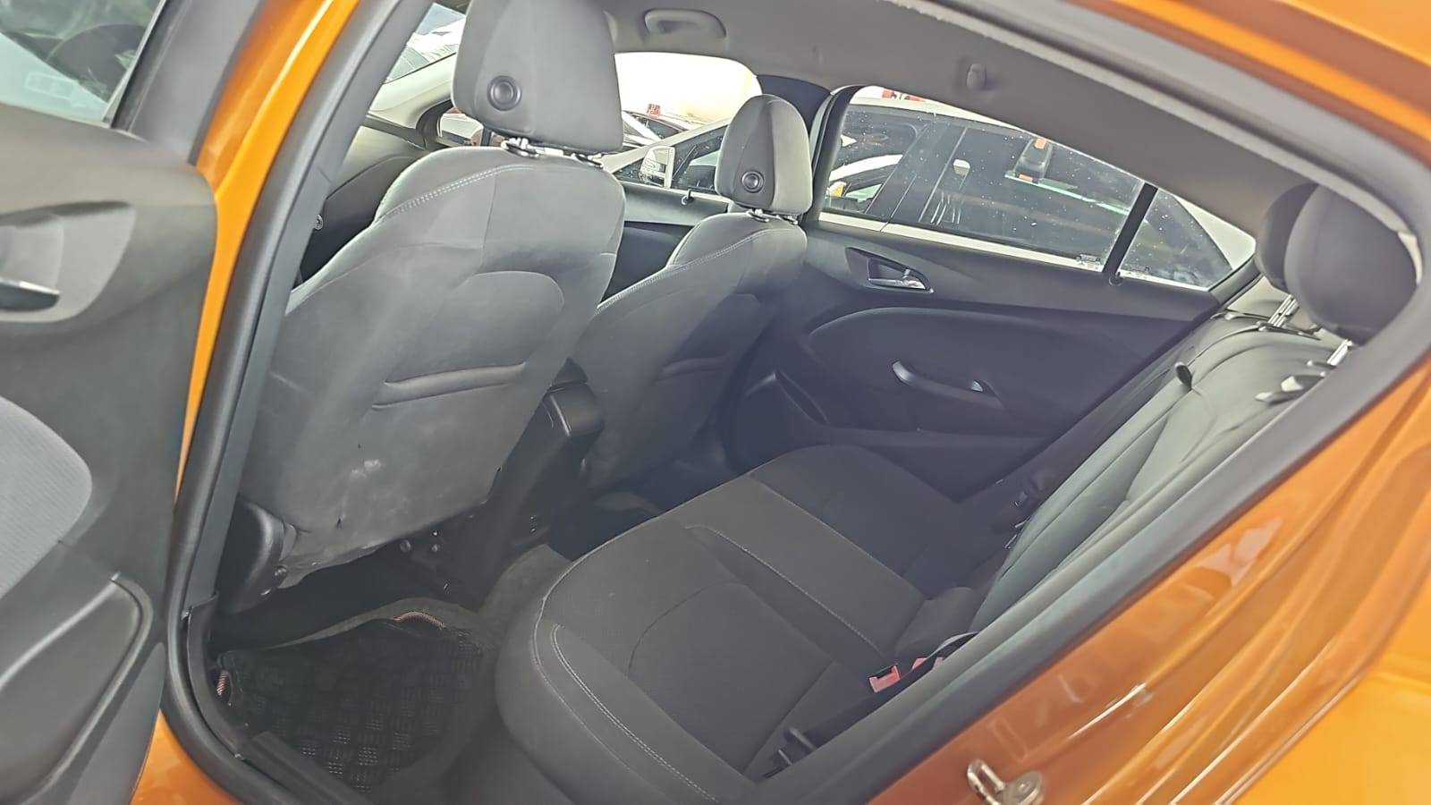 2017 CHEVROLET CRUZE LT — 197644 Miles — Lot HS551892 — Souq - Marhaba Auctions Used Cars - Image 6
