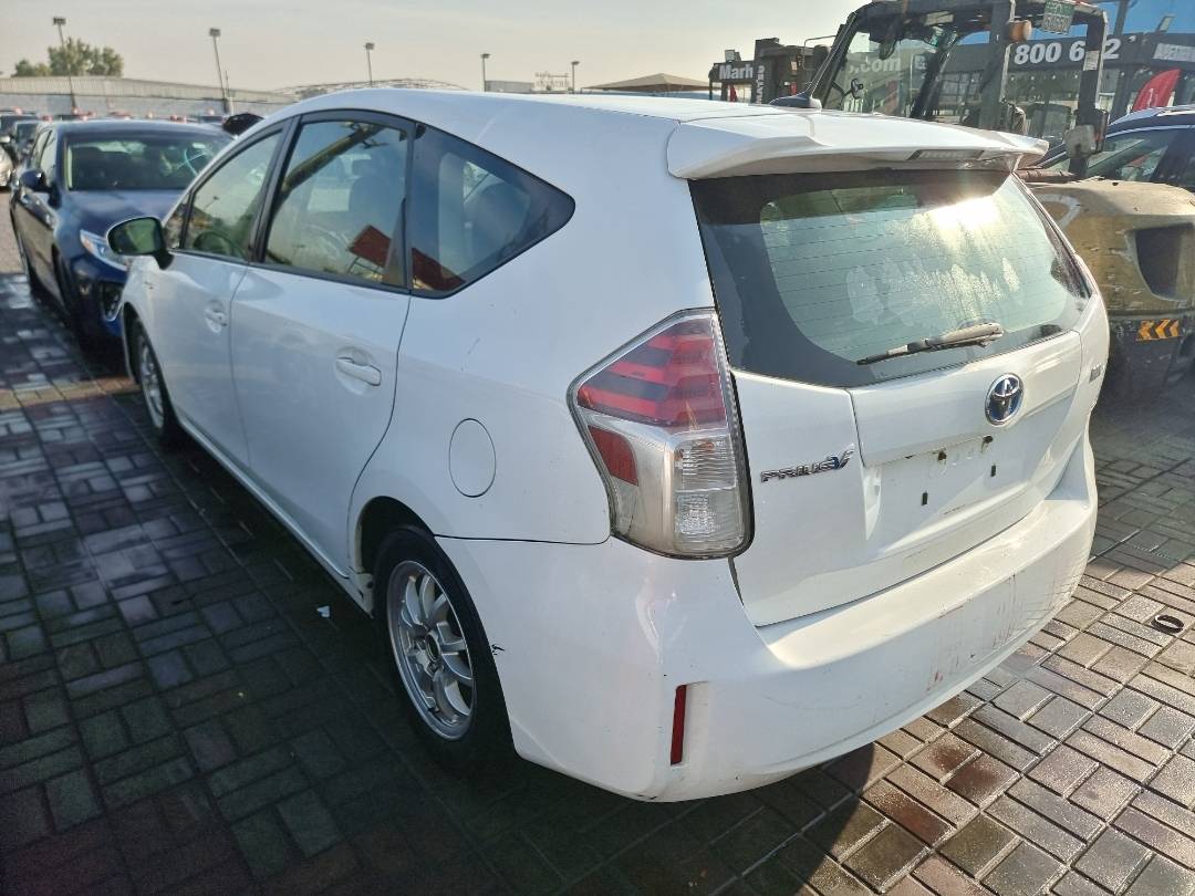 2015 TOYOTA PRIUS V — 234816 Miles — Lot 023302 — Ind. 12 - Marhaba Auctions Used Cars - Image 4