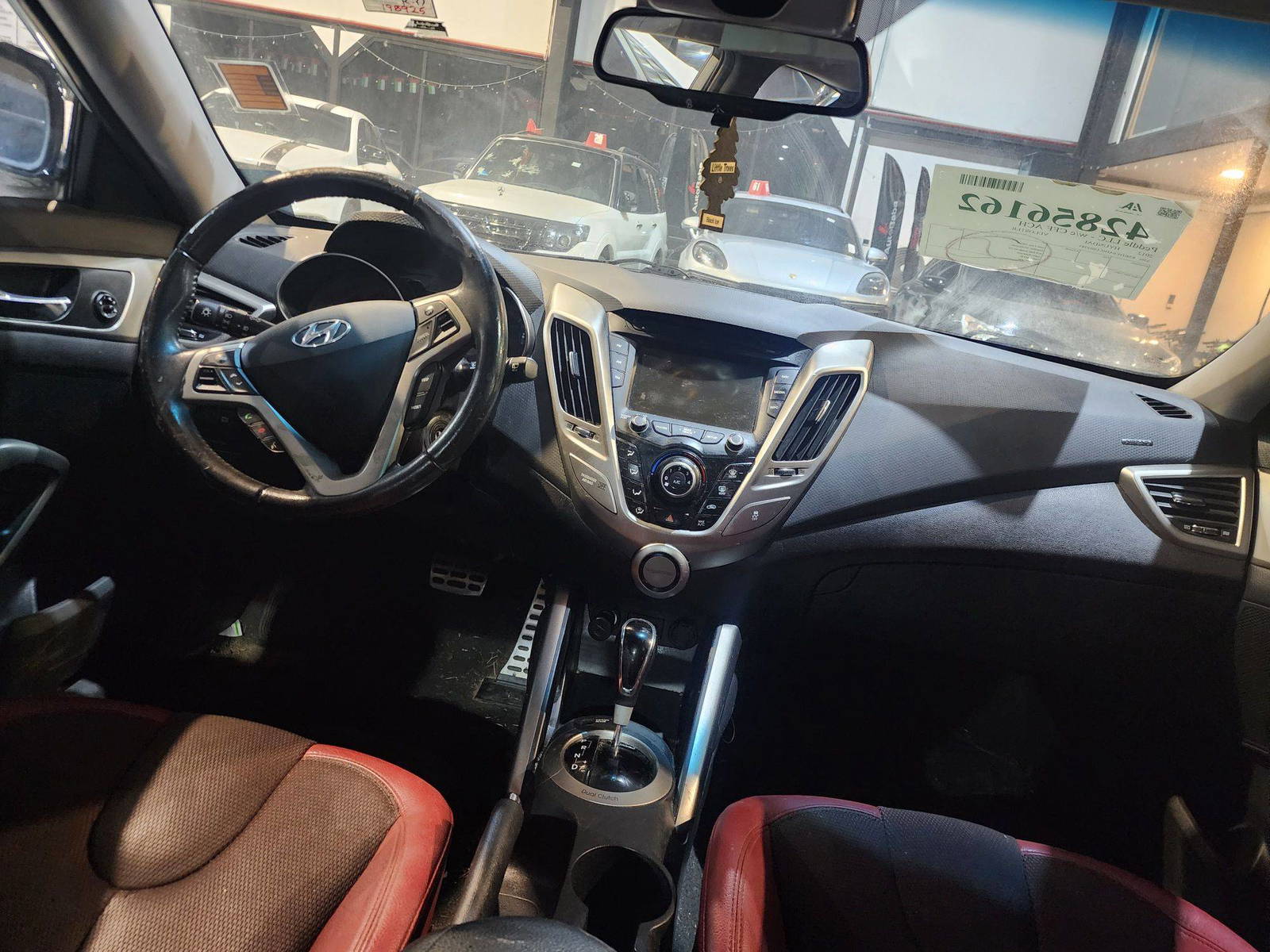 2012 HYUNDAI VELOSTER — 198925 Miles — Lot 055283 — Al Quoz - Marhaba Auctions Used Cars - Image 7