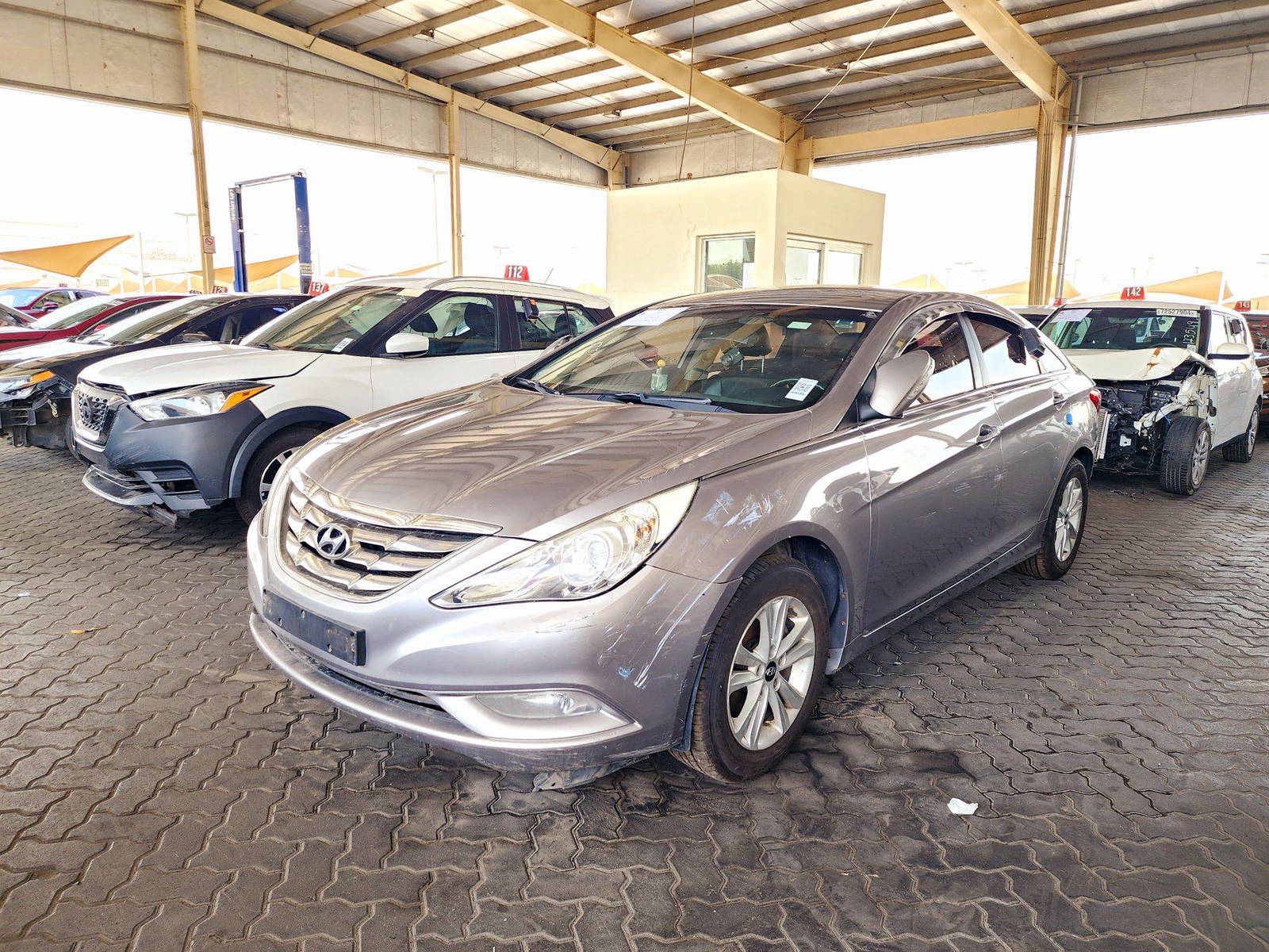 2010 HYUNDAI SONATA — 145370 KM — Lot 013750 — Souq - Marhaba Auctions Used Cars - Image 5