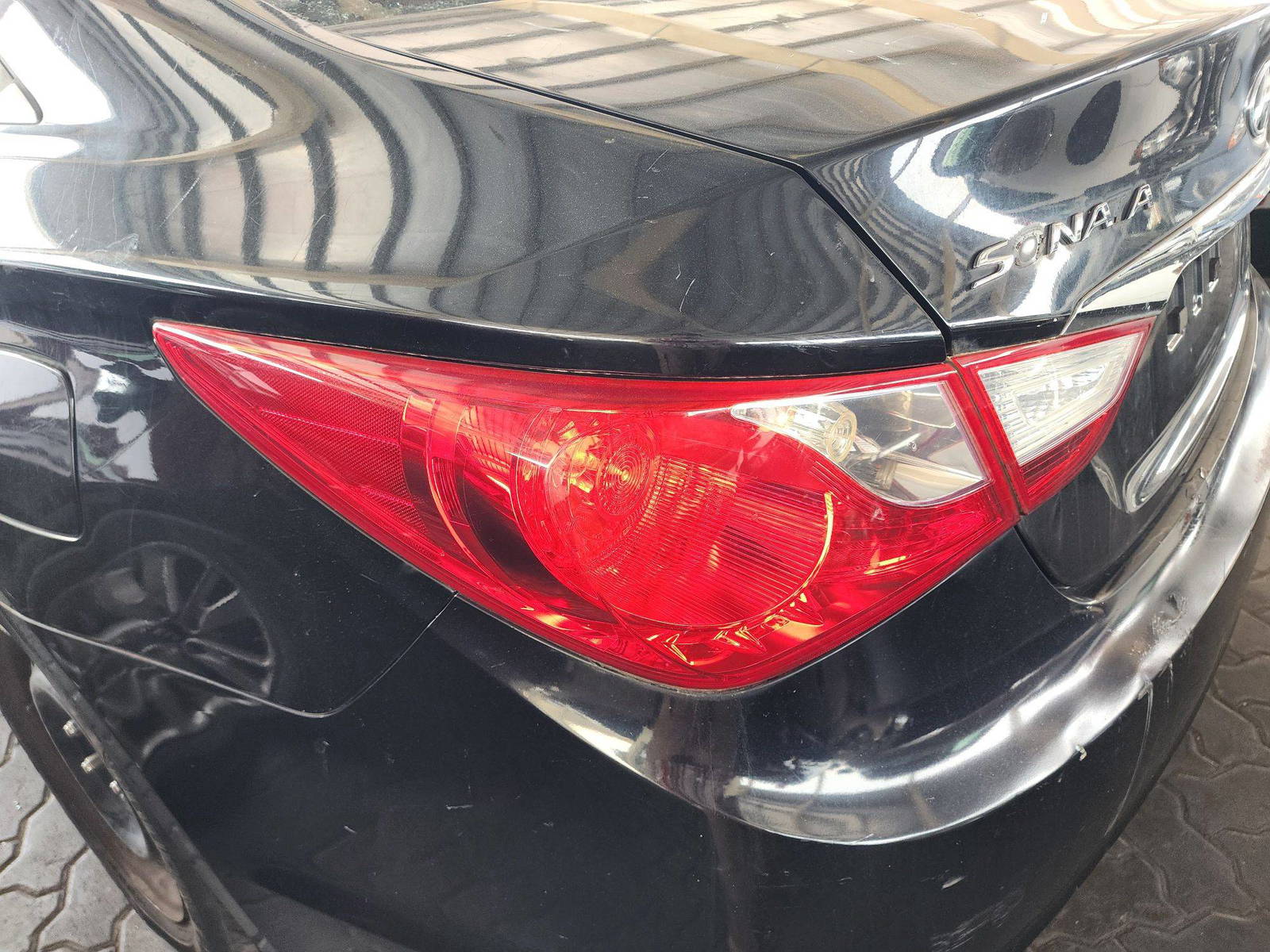 2011 HYUNDAI SONATA — 112300 Miles — Lot 99790 — Souq - Marhaba Auctions Used Cars - Image 9