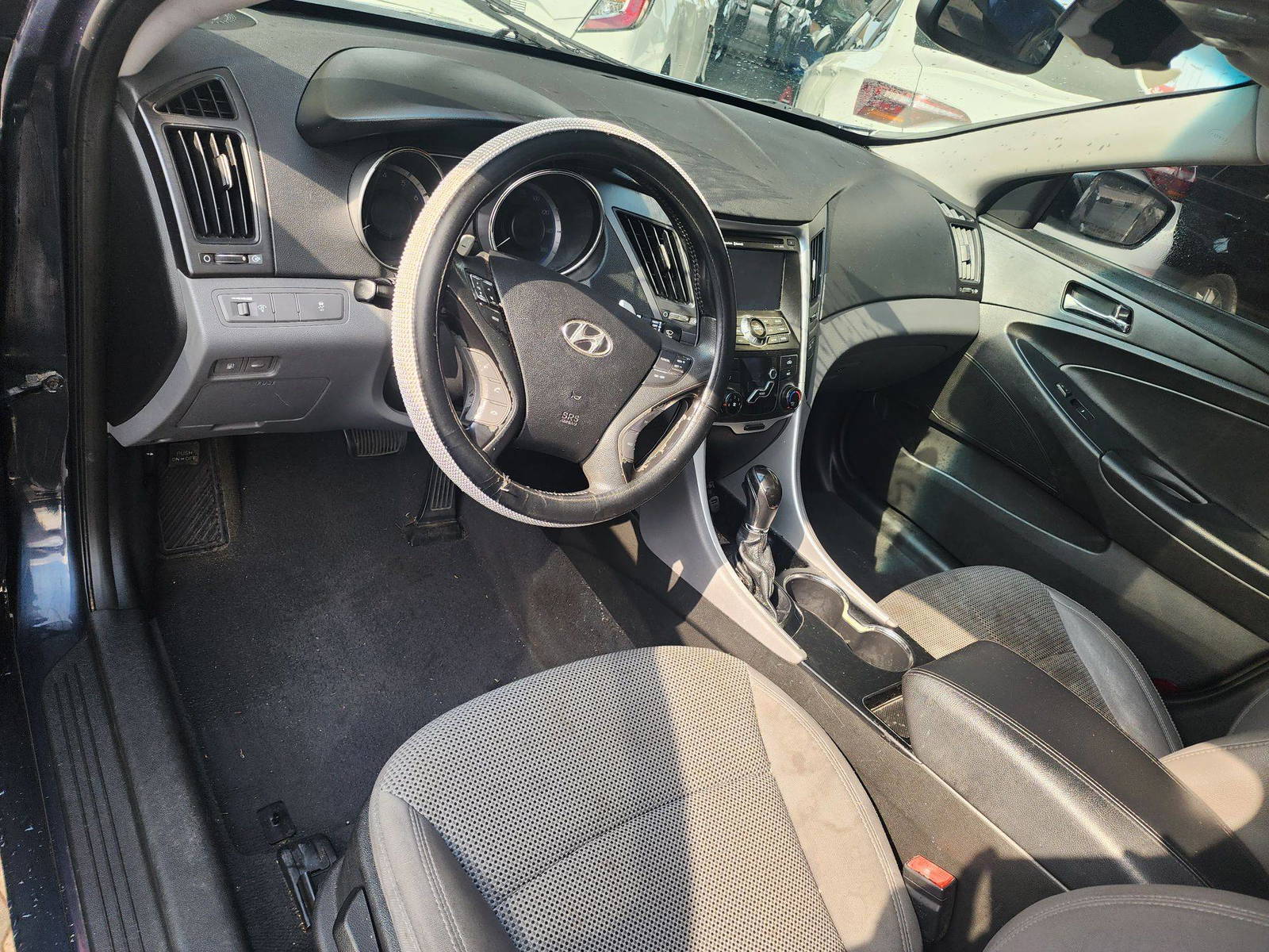 2011 HYUNDAI SONATA — 264221 Miles — Lot 37671198 - Marhaba Auctions Used Cars - Image 4