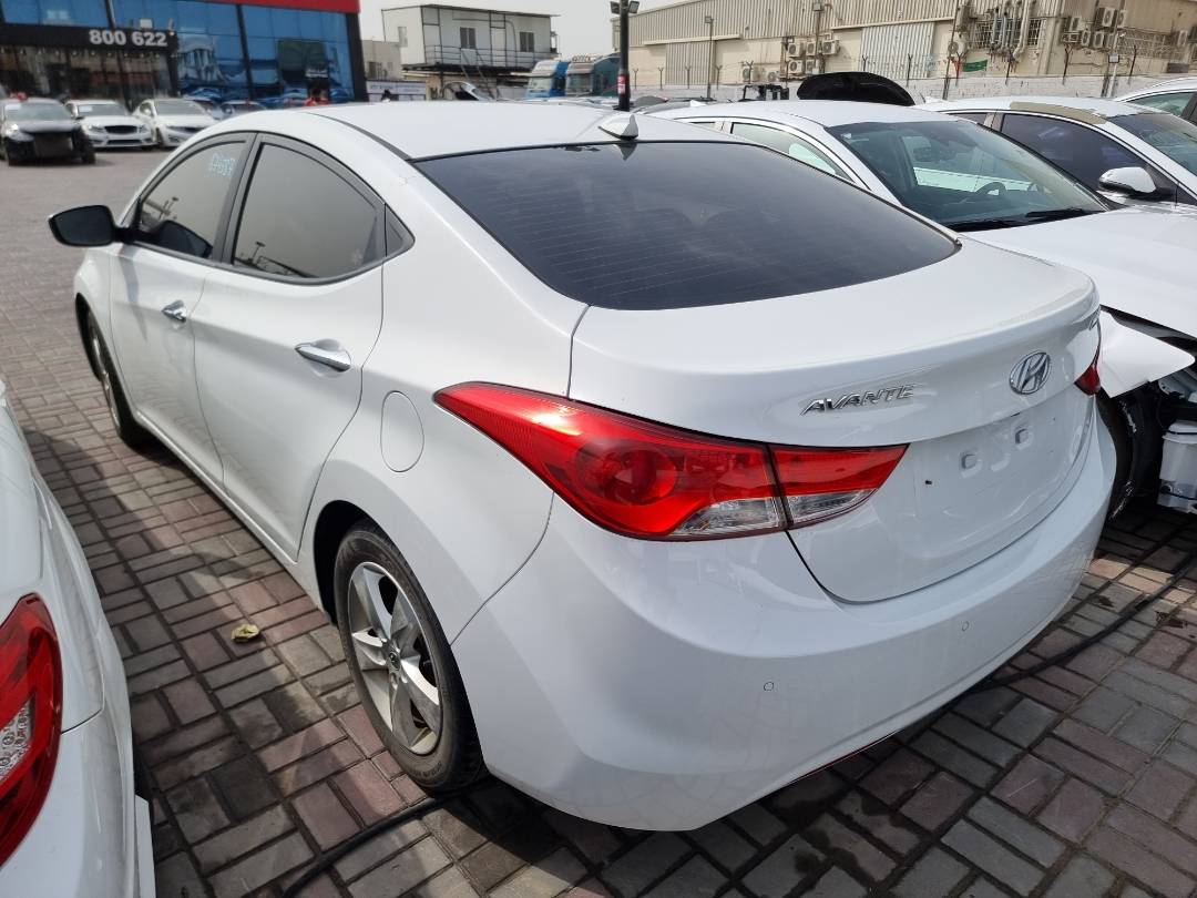 2011 HYUNDAI AVANTE — 155396 KM — Lot 014823 — Main - Marhaba Auctions Used Cars - Image 5