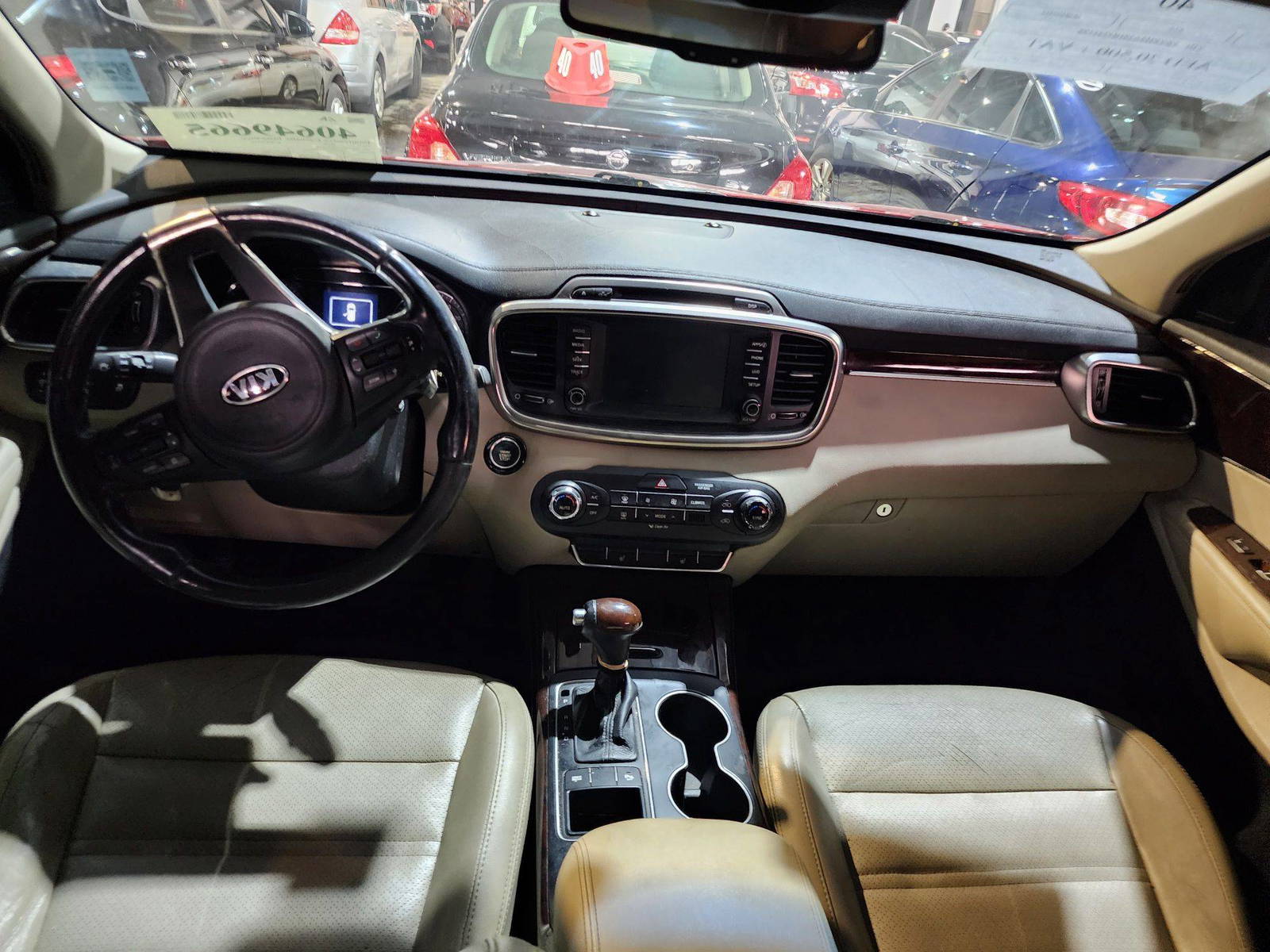 2017 KIA SORENTO — 136602 Miles — Lot 40649665 — Al Quoz - Marhaba Auctions Used Cars - Image 8