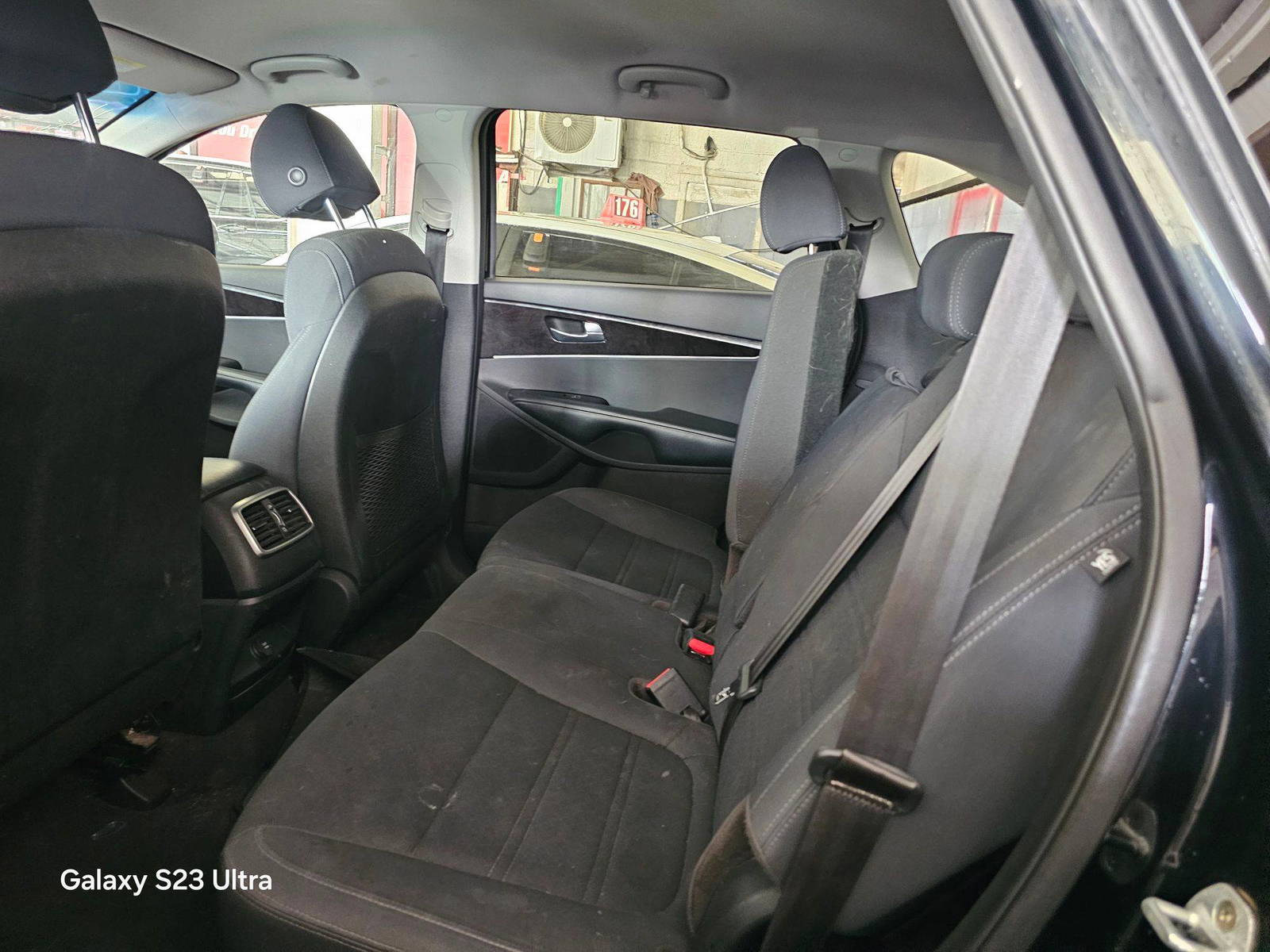 2018 KIA SORENTO — 136147 Miles — Lot 41722140 — Main - Marhaba Auctions Used Cars - Image 8