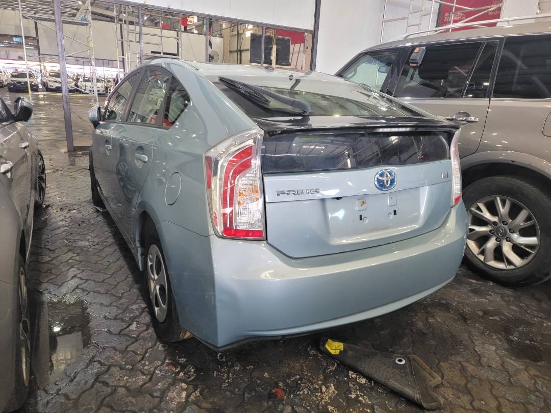 2015 TOYOTA PRIUS — 207836 Miles — Lot 5F1959681 — Main - Marhaba Auctions Used Cars - Image 5