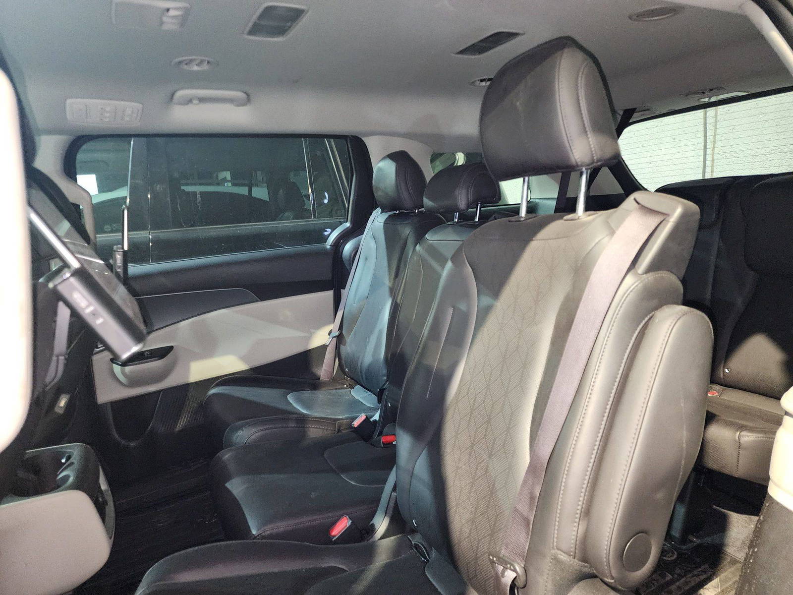 KIA CARNIVAL LX 2023 - Marhaba Auction Used Cars - Image 9