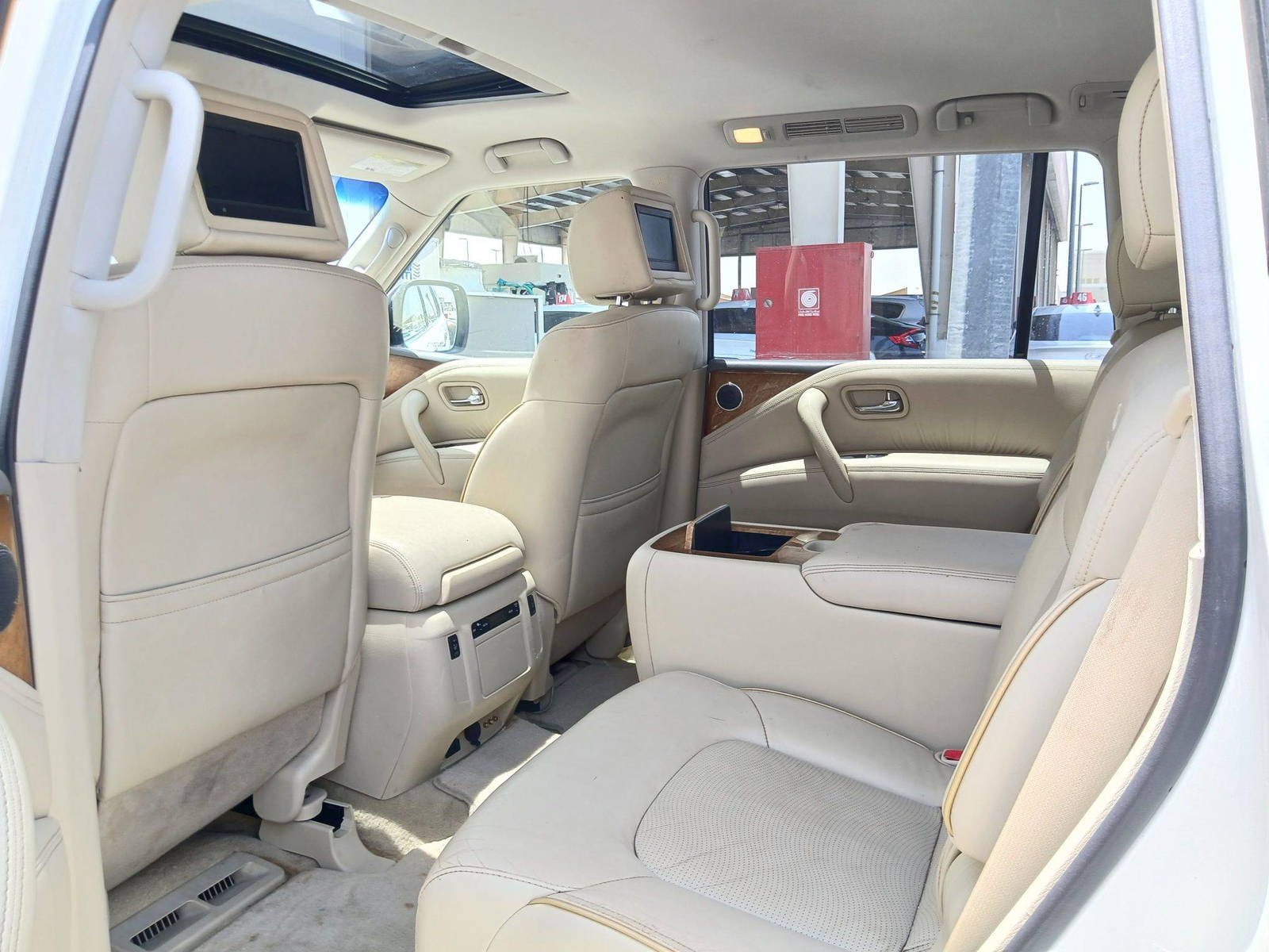 2013 INFINITI QX56 — 195130 Miles — Lot NE4D9060802 — Souq - Marhaba Auctions Used Cars - Image 6