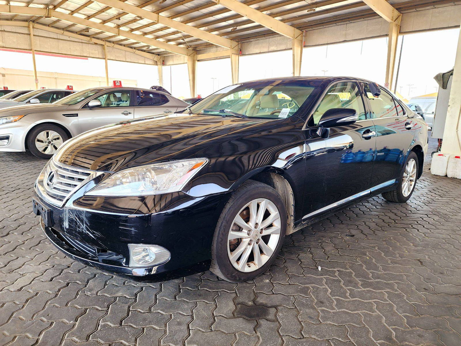 2011 LEXUS ES 350 — 193338 Miles — Lot 2471004 — Souq - Marhaba Auctions Used Cars - Image 5