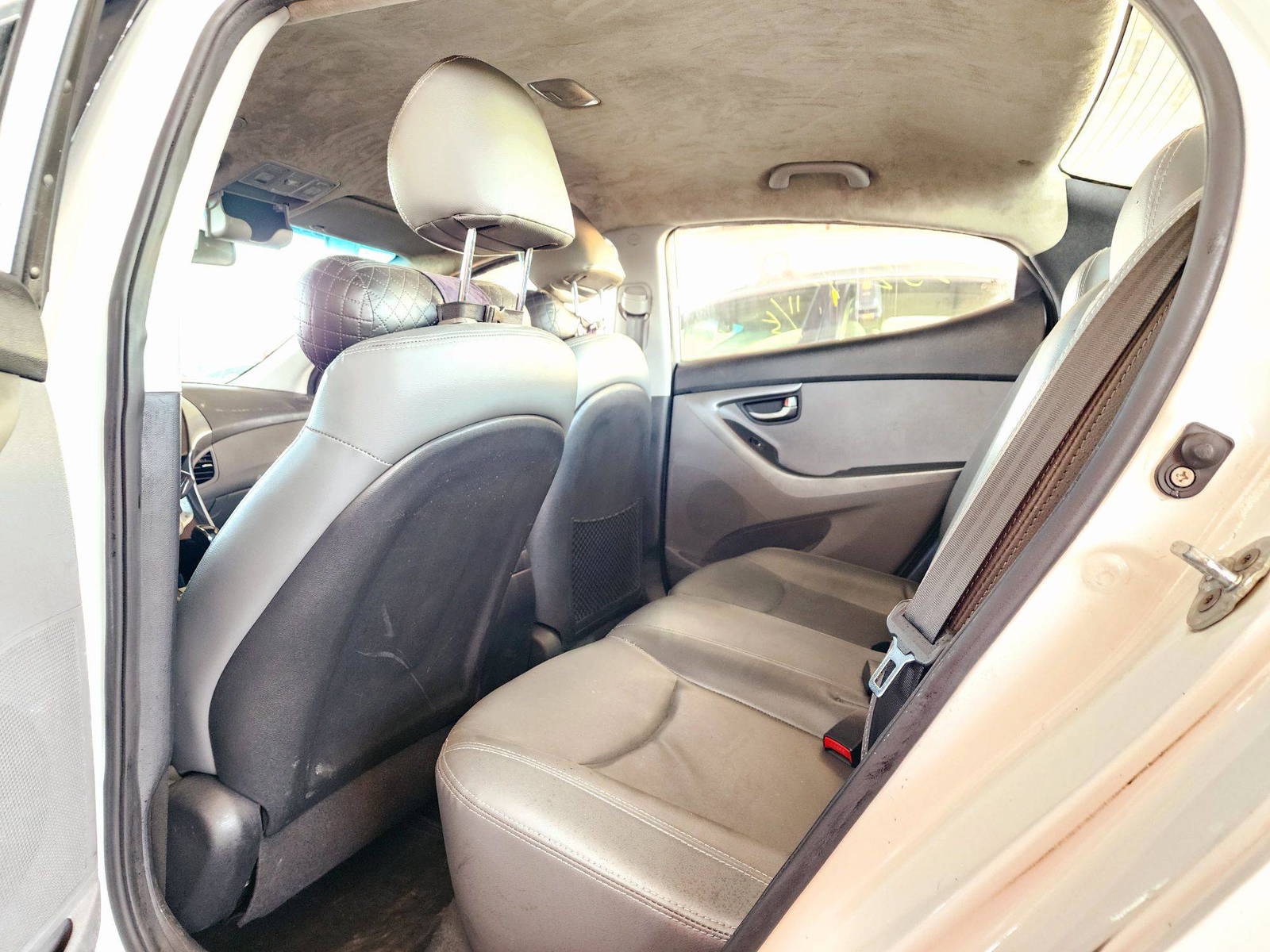 2012 HYUNDAI AVANTE — 185432 KM — Lot 309324 — Souq - Marhaba Auctions Used Cars - Image 6