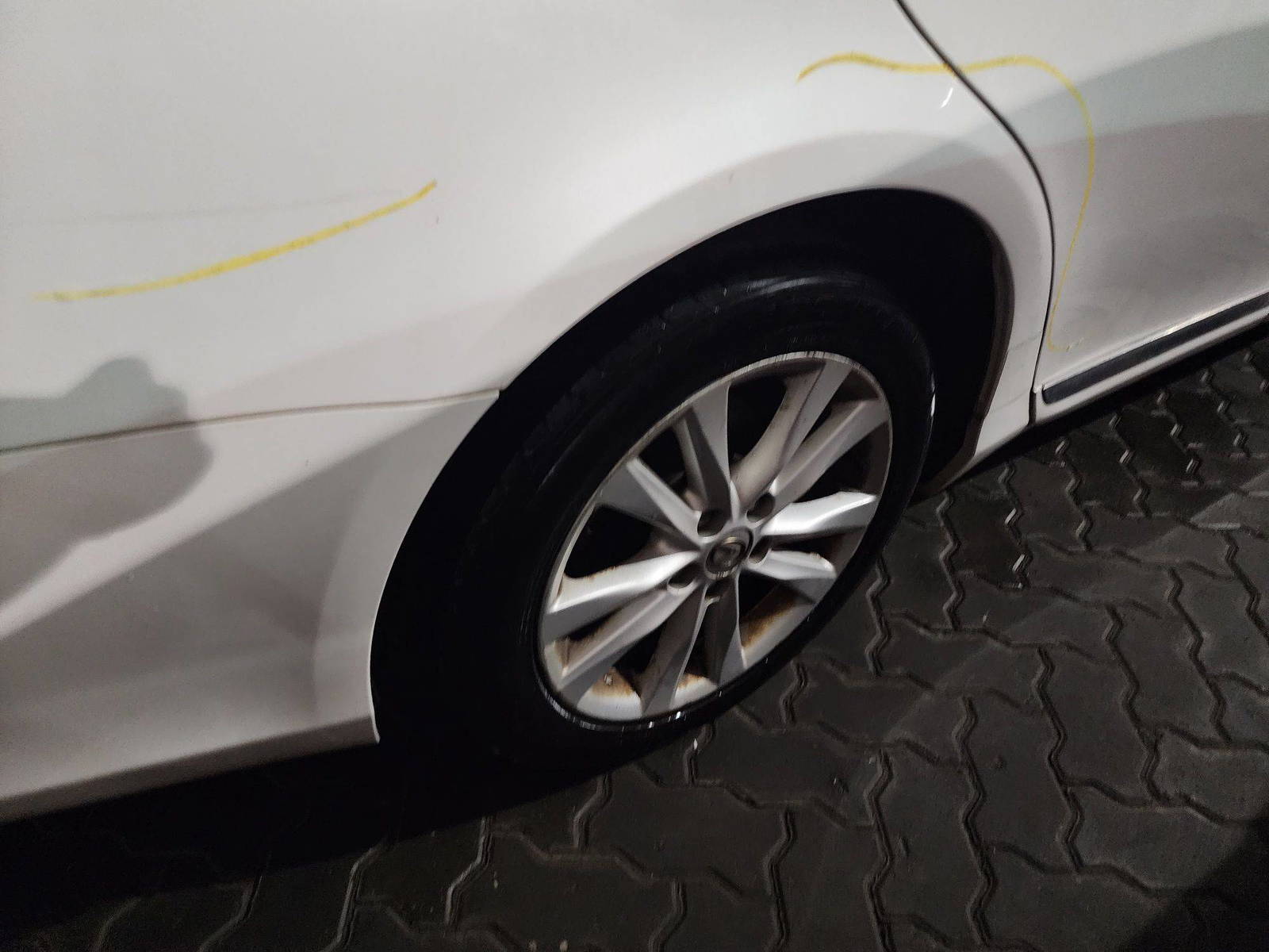 2010 LEXUS ES 350 — 254255 Miles — Lot 37705303 - Marhaba Auctions Used Cars - Image 5