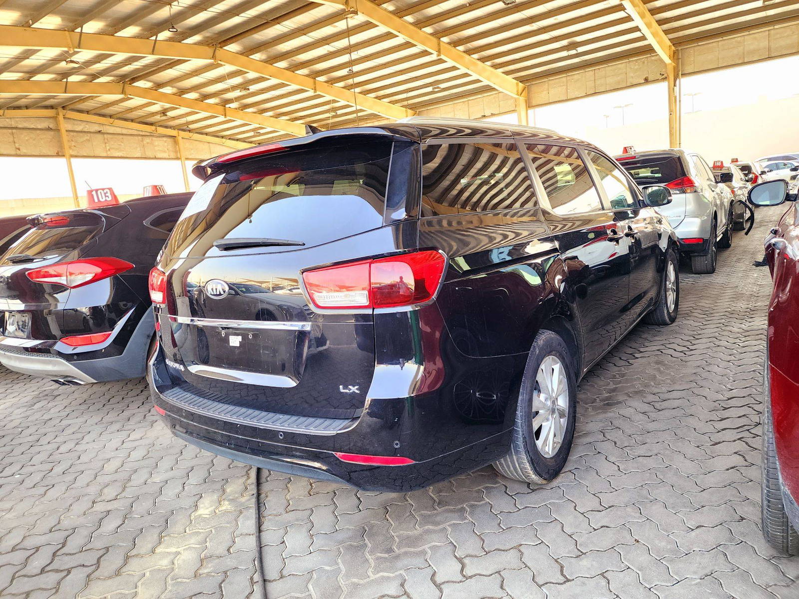 2016 KIA SEDONA — 190699 Miles — Lot G6103331 — Souq - Marhaba Auctions Used Cars - Image 3