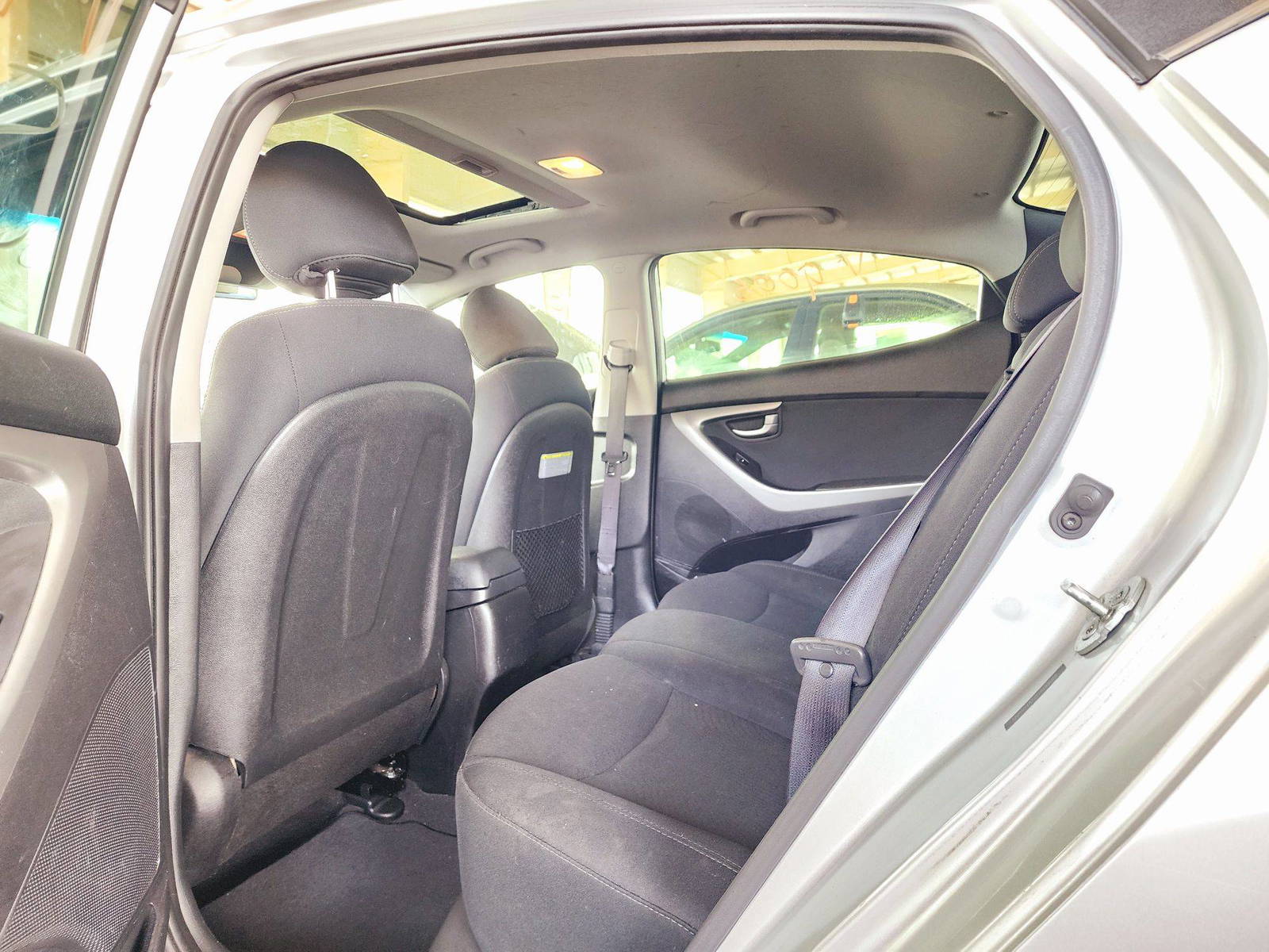 2015 HYUNDAI ELANTRA — 181961 Miles — Lot H599006 — Souq - Marhaba Auctions Used Cars - Image 6