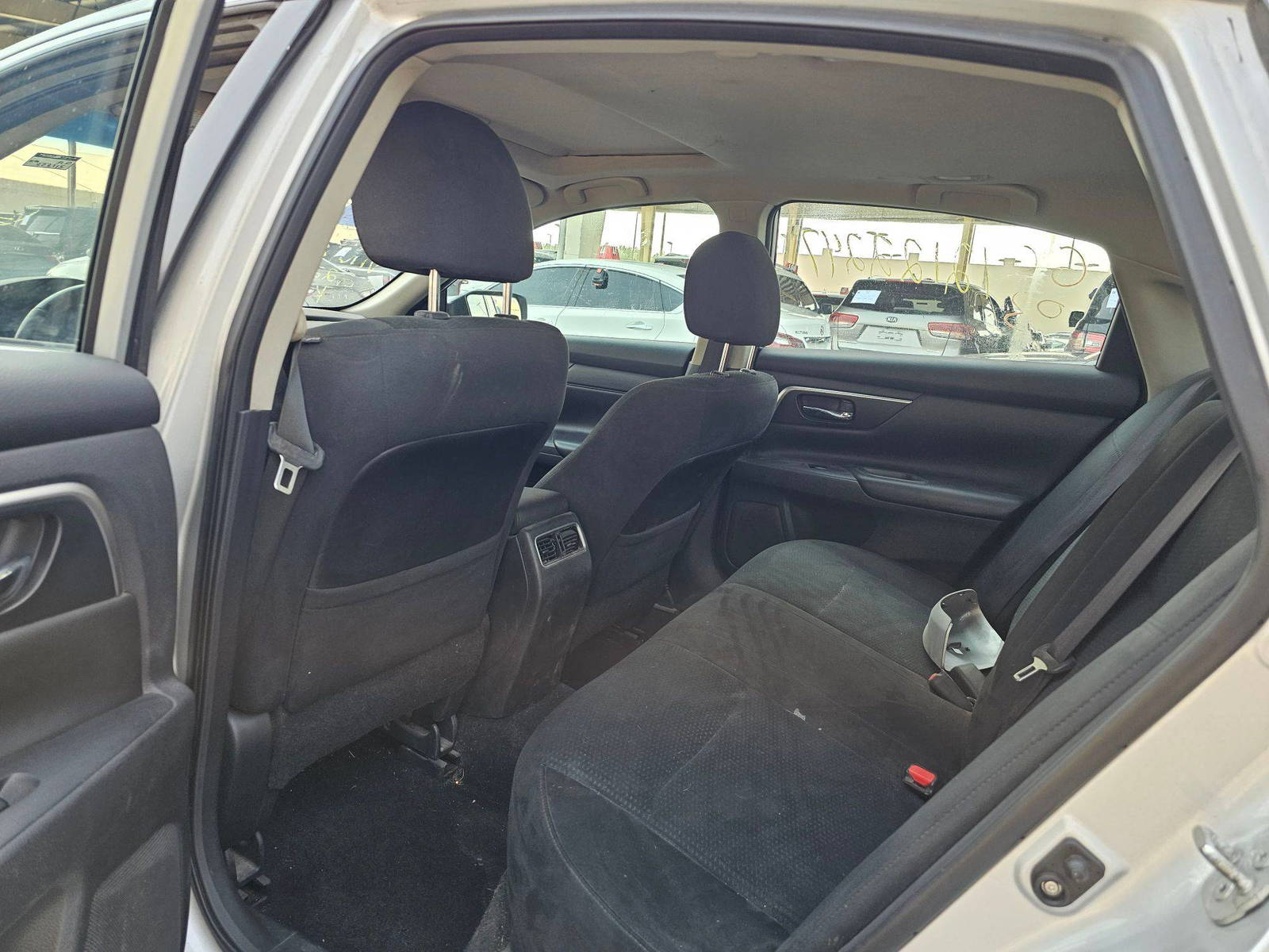2015 NISSAN ALTIMA — 222115 KM — Lot P6FN876310 — Souq - Marhaba Auctions Used Cars - Image 5