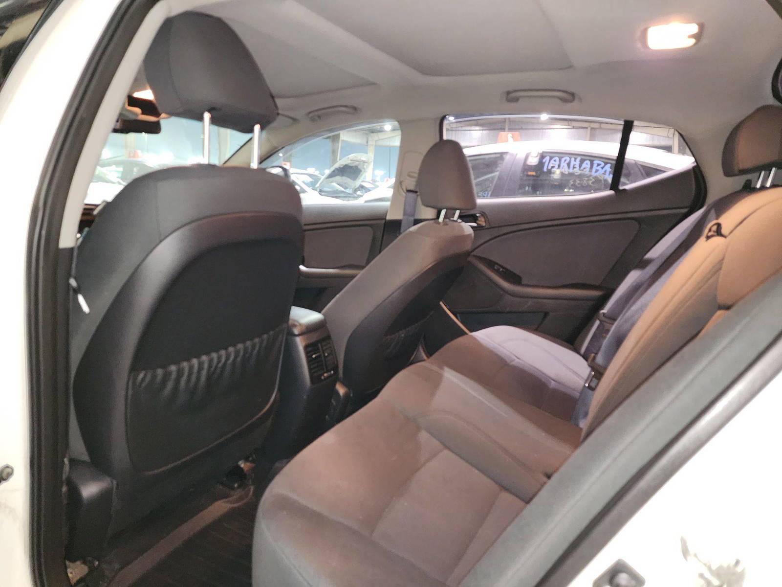 2015 KIA OPTIMA — 146697 KM — Lot 554336 — Souq - Marhaba Auctions Used Cars - Image 9