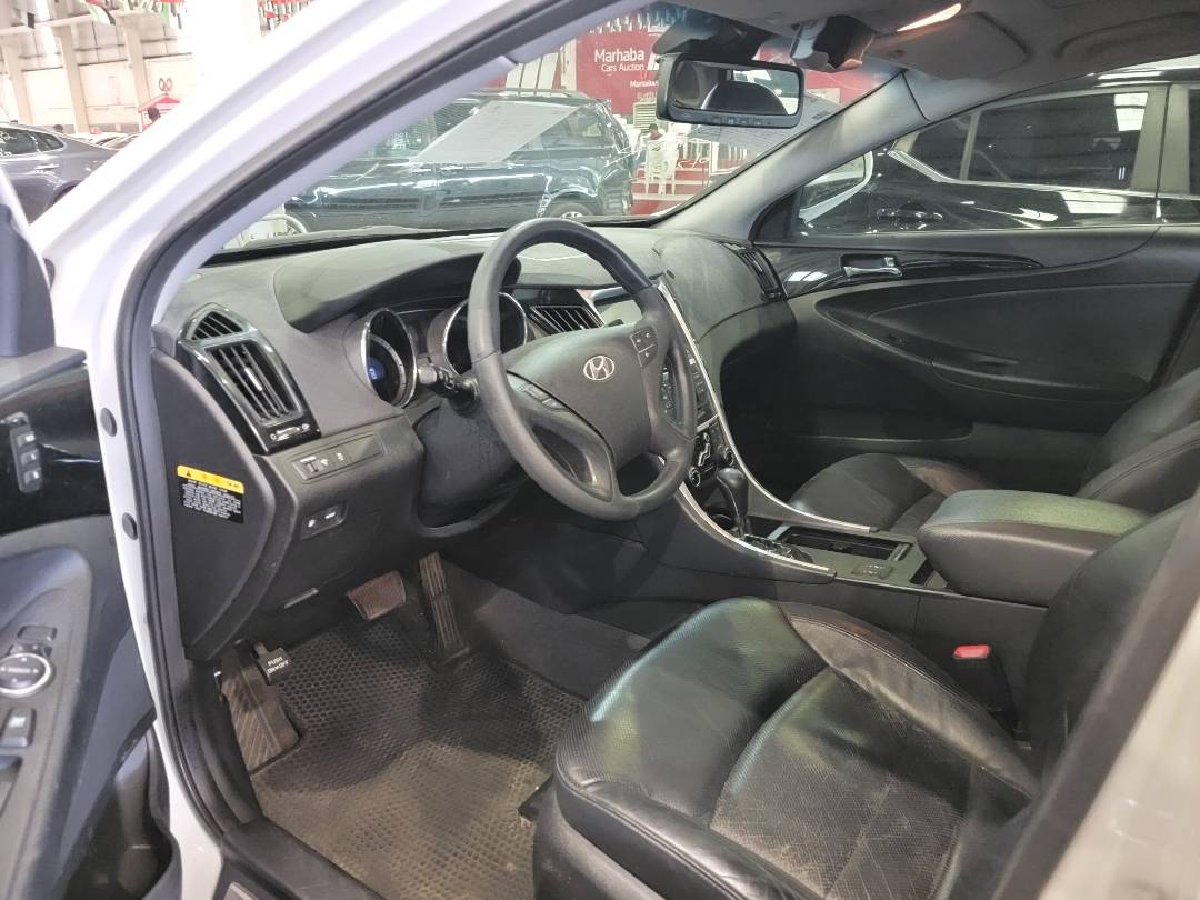 2010 HYUNDAI SONATA — 127988 KM — Lot 116103 — Main - Marhaba Auctions Used Cars - Image 6