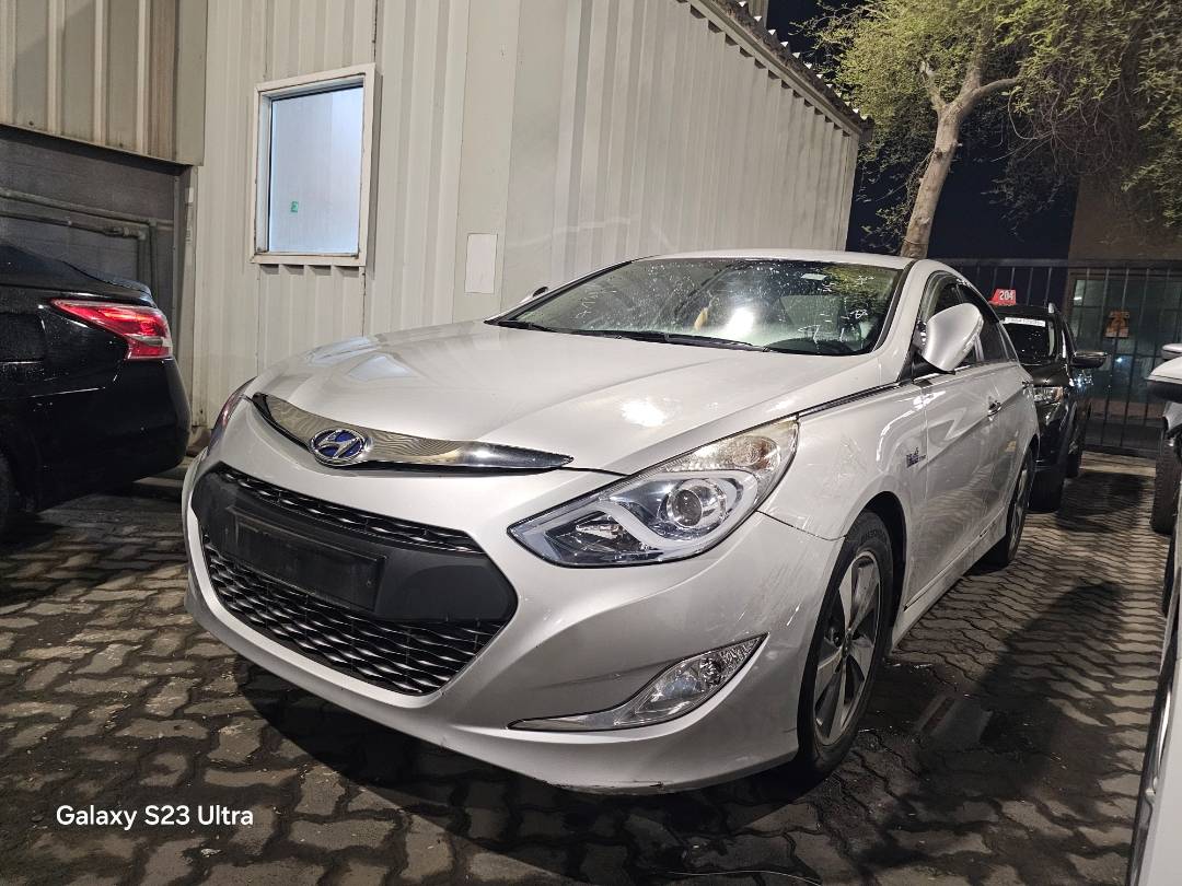 2012 HYUNDAI SONATA — 191965 KM — Lot 010528 — Main - Marhaba Auctions Used Cars - Image 4