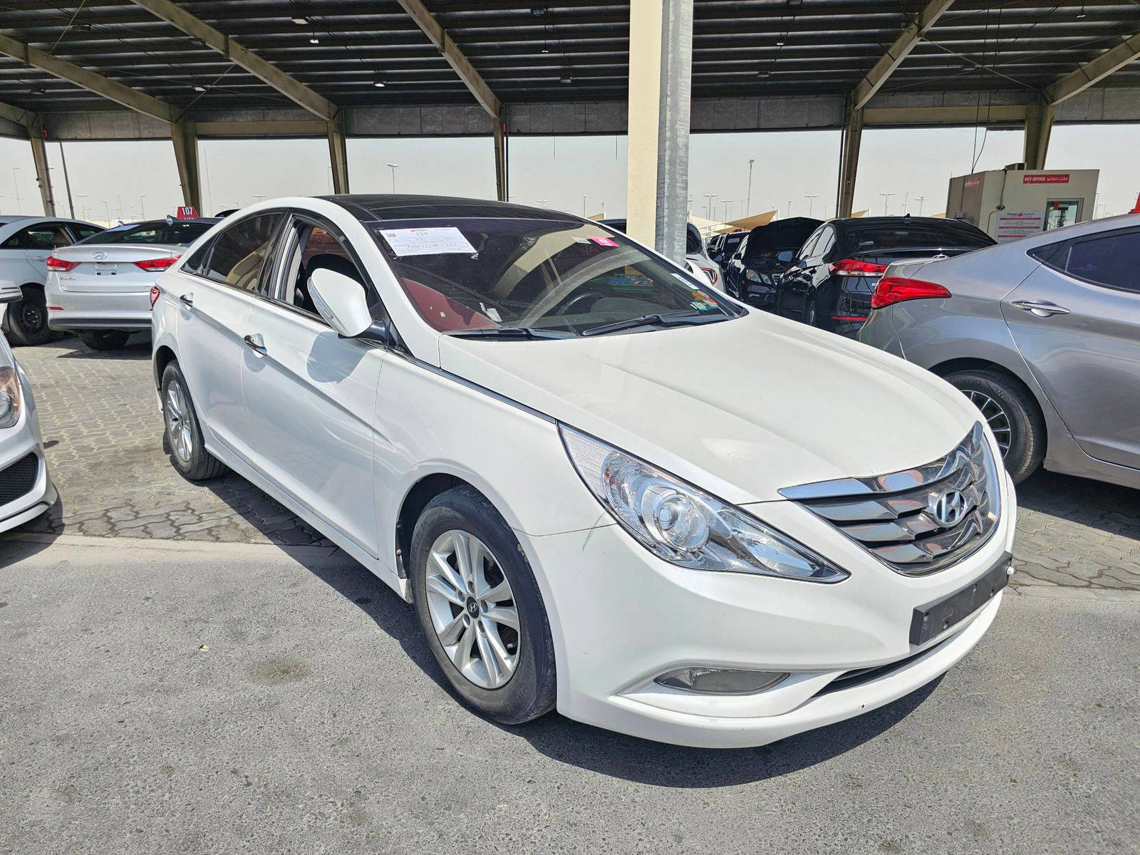 2011 HYUNDAI SONATA — 73795 KM — Lot 235593 — Souq - Marhaba Auctions Used Cars - Image 4