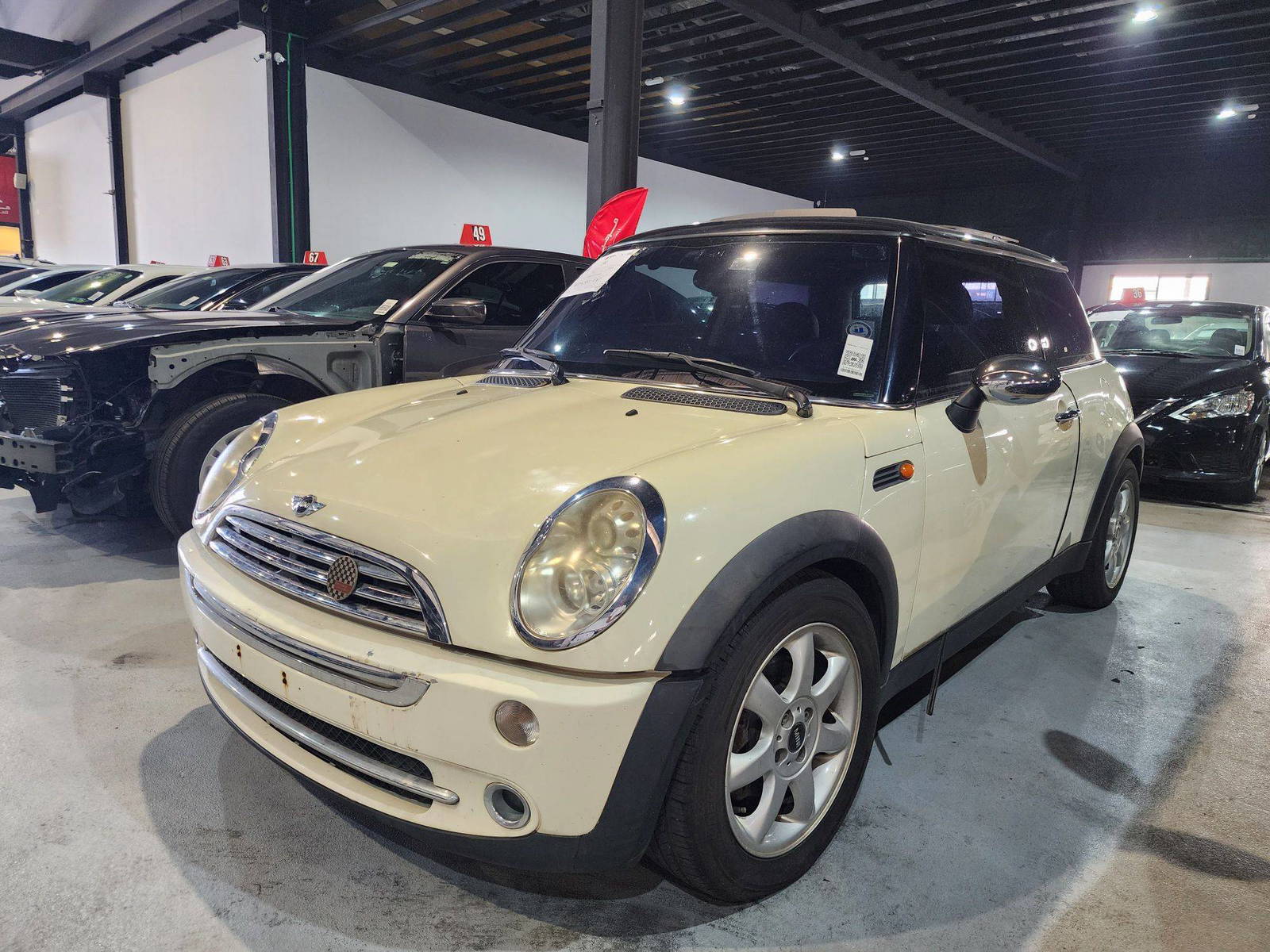 2006 MINI COOPER — 158964 KM — Lot 125487 — Al Quoz - Marhaba Auctions Used Cars - Image 3