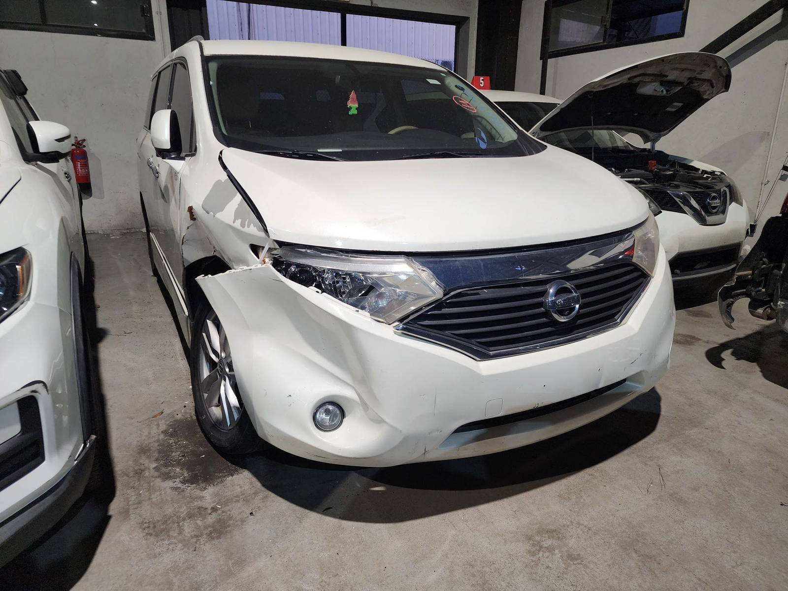 2013 NISSAN QUEST — 141710 Miles — Lot 43297443 — Al Quoz - Marhaba Auctions Used Cars - Image 4