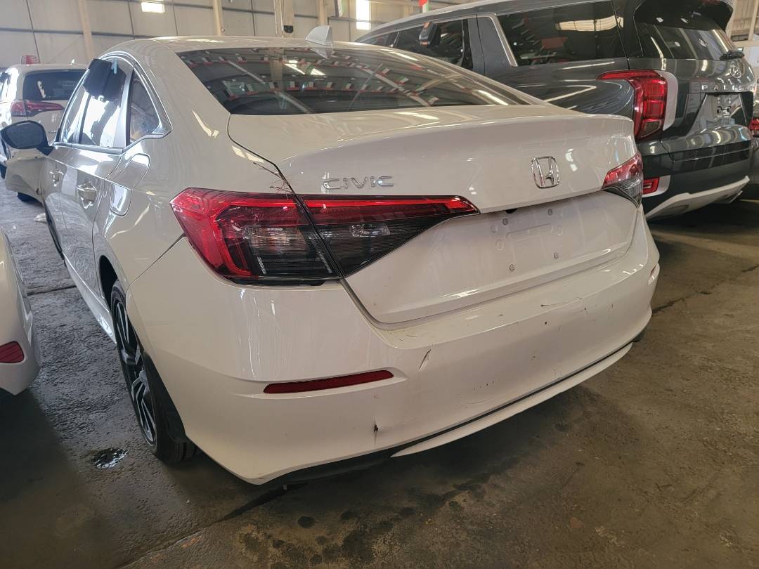 2024 HONDA CIVIC — 3958 Miles — Lot H320376 — Main - Marhaba Auctions Used Cars - Image 3