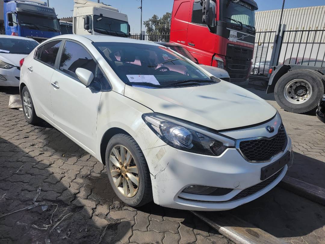 2014 KIA K3 — 238783 KM — Lot 174052 — Main - Marhaba Auctions Used Cars - Image 5