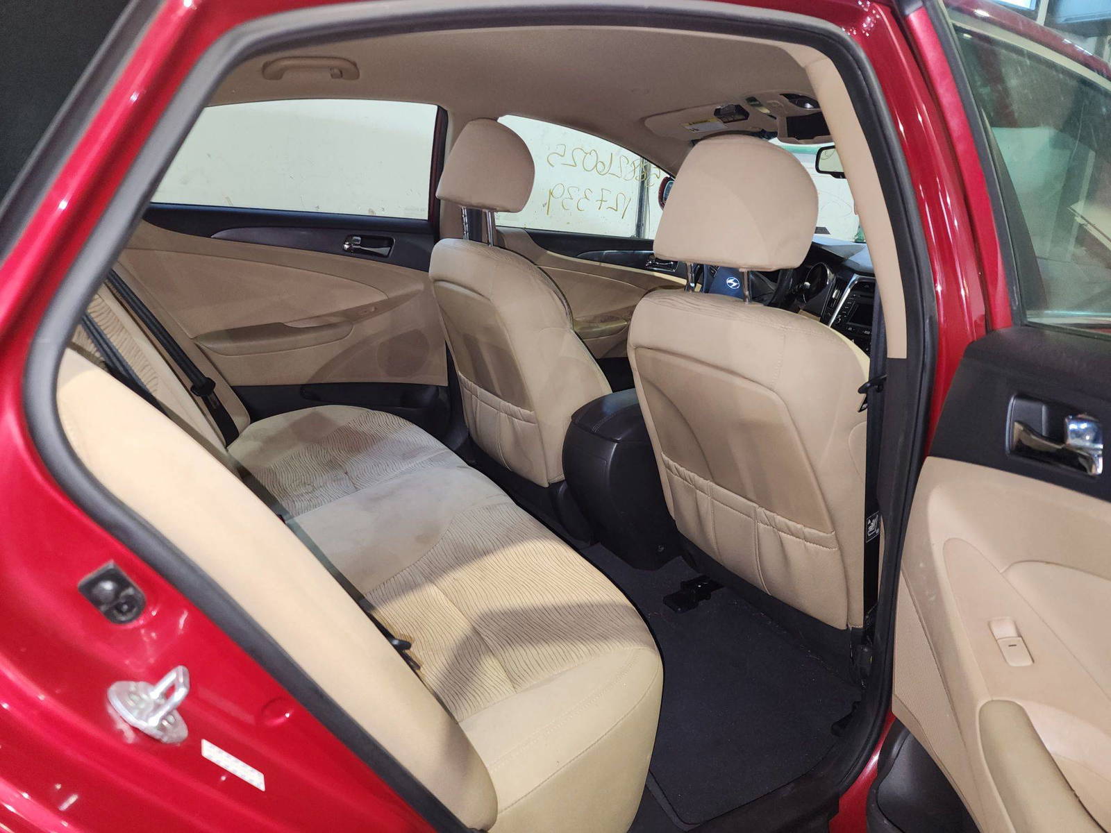 2015 HYUNDAI SONATA — 127339 Miles — Lot 58826025 — Al Quoz - Marhaba Auctions Used Cars - Image 7
