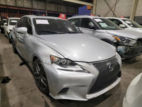 LEXUS IS 200T