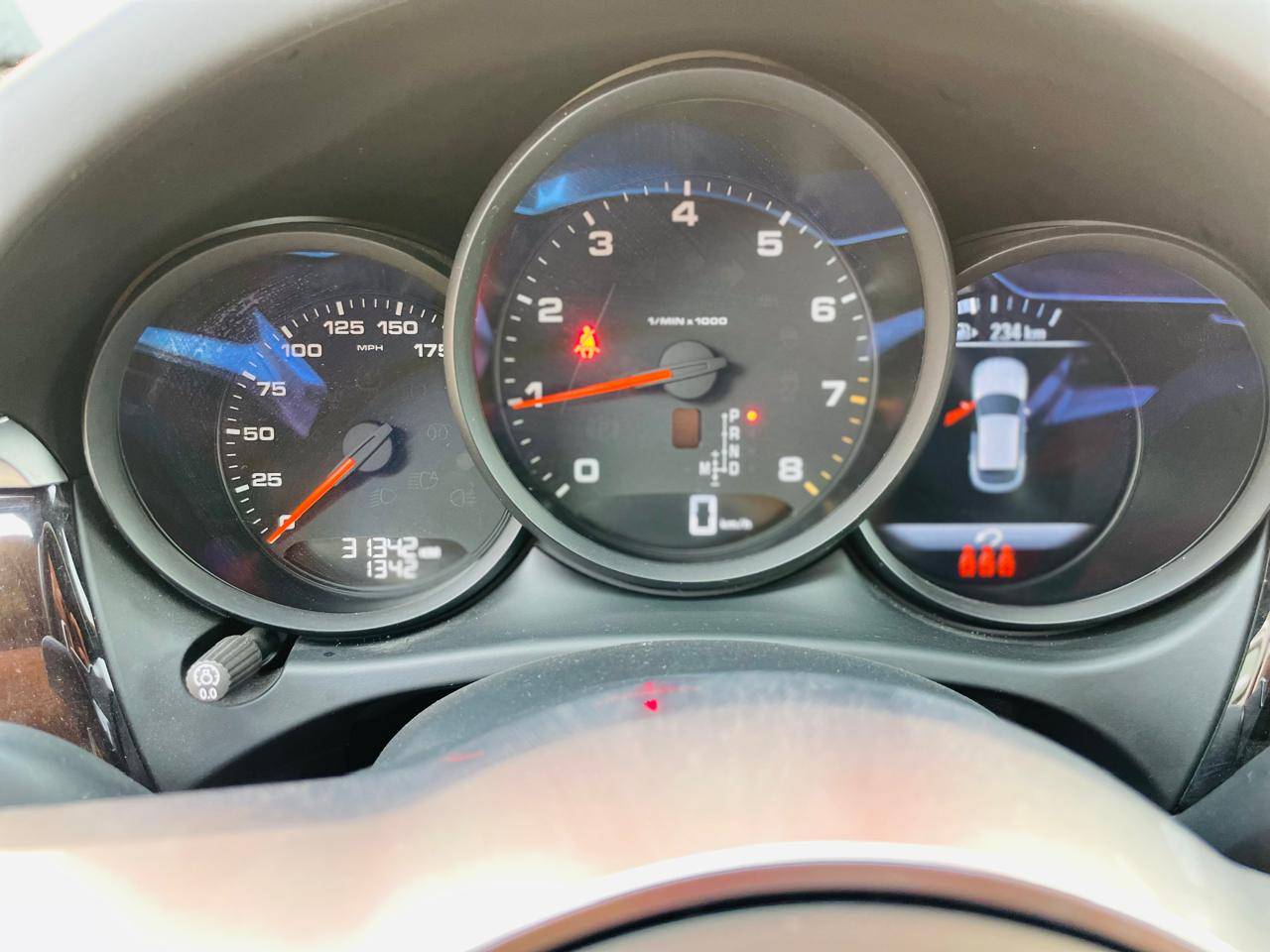 PORSCHE MACAN 2021 - Marhaba Auction Used Cars - Image 11