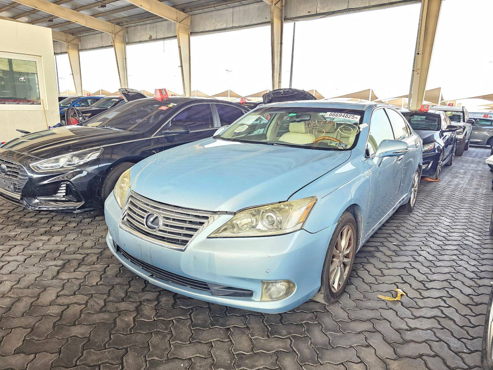 2010 LEXUS ES 350 — 201164 Miles — Lot A2347760 — Souq - Marhaba Auctions Used Cars - Image 5