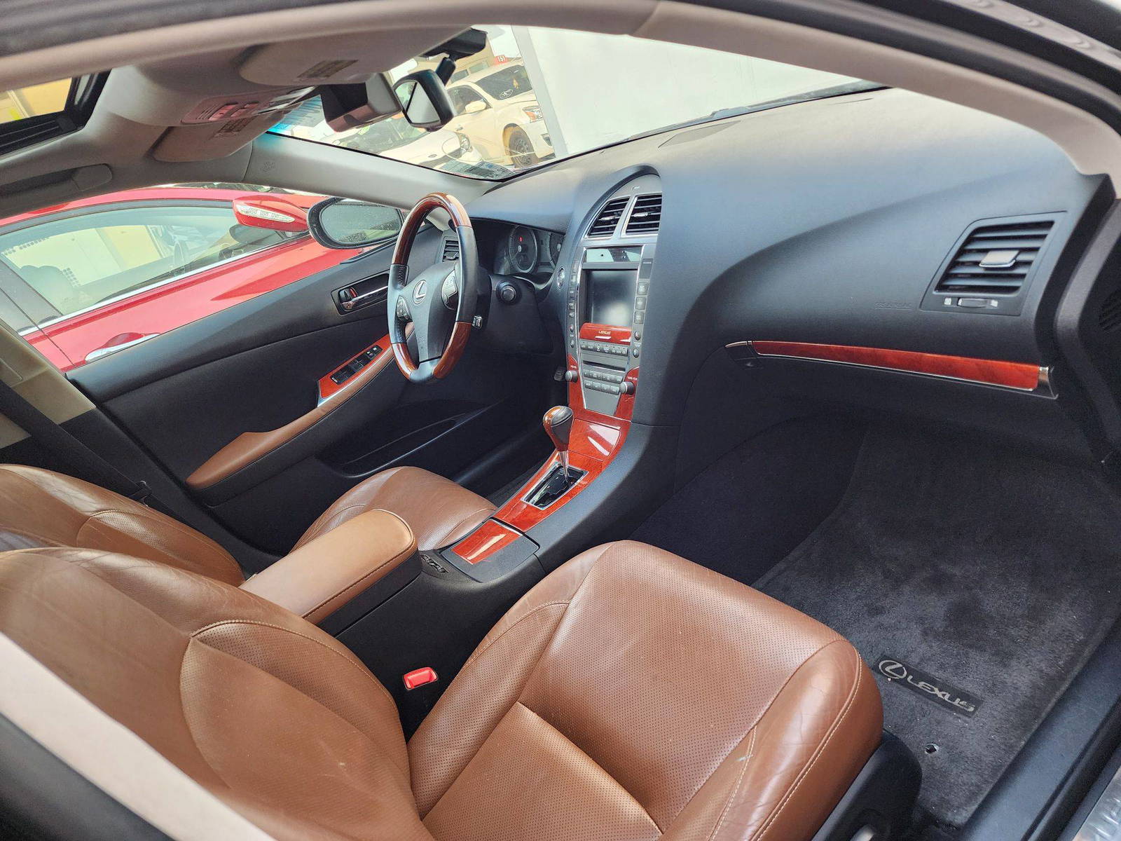 2012 LEXUS ES 350 — 235144 Miles — Lot 477082 — Souq - Marhaba Auctions Used Cars - Image 5