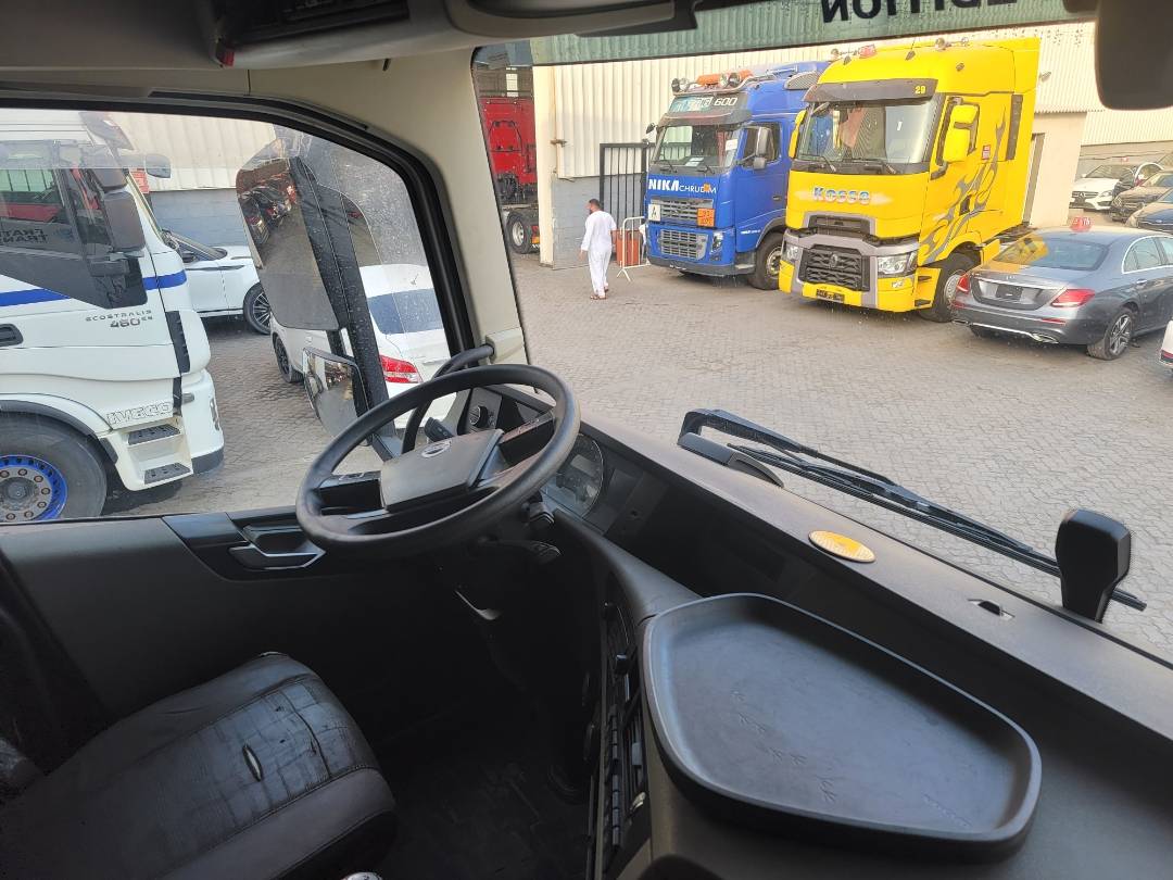 2016 VOLVO FH-Series — 1008501 KM — Lot 779253 — Main - Marhaba Auctions Used Cars - Image 10