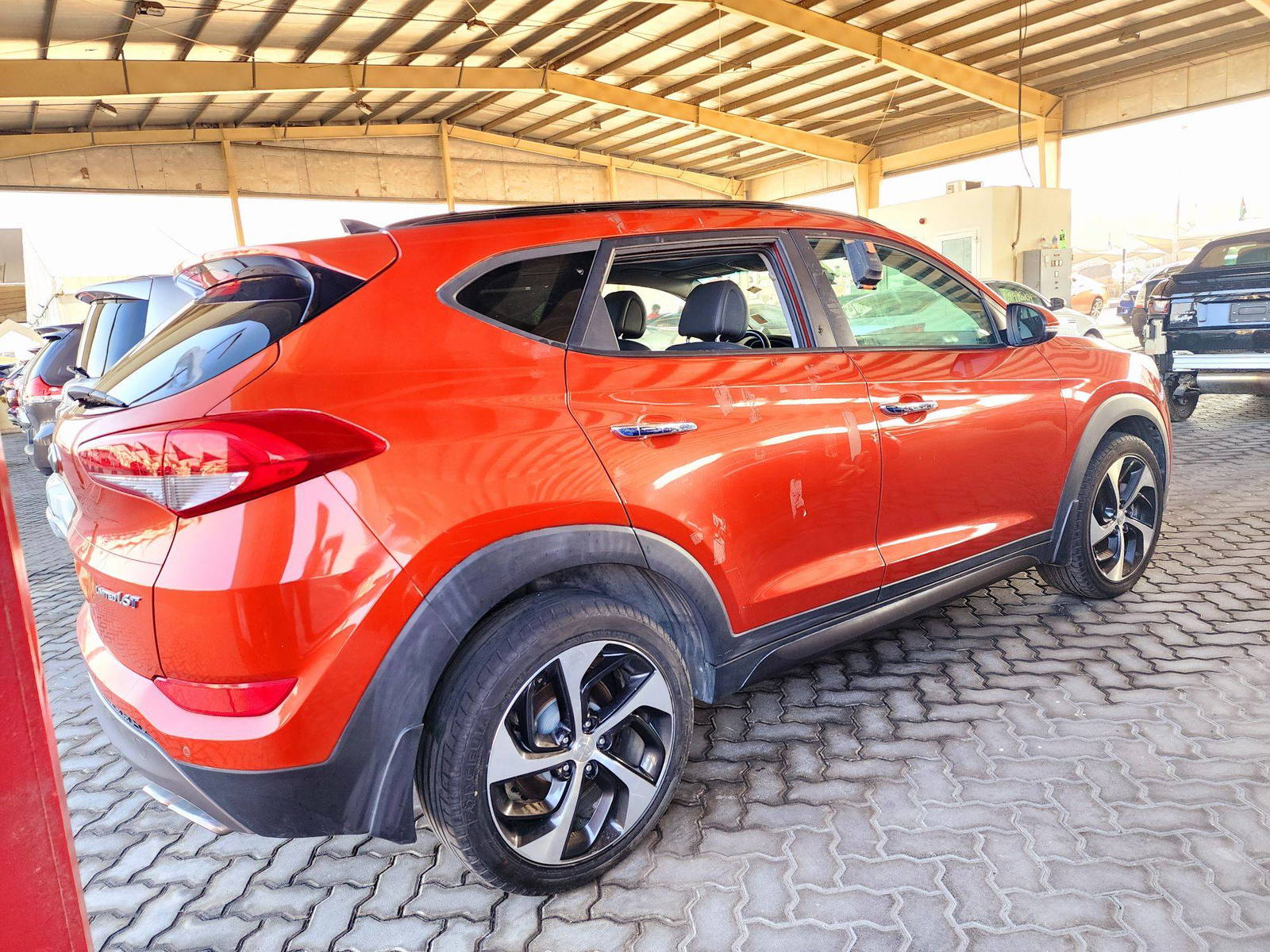 2016 HYUNDAI TUCSON — 149340 Miles — Lot 45330244 — Souq - Marhaba Auctions Used Cars - Image 3