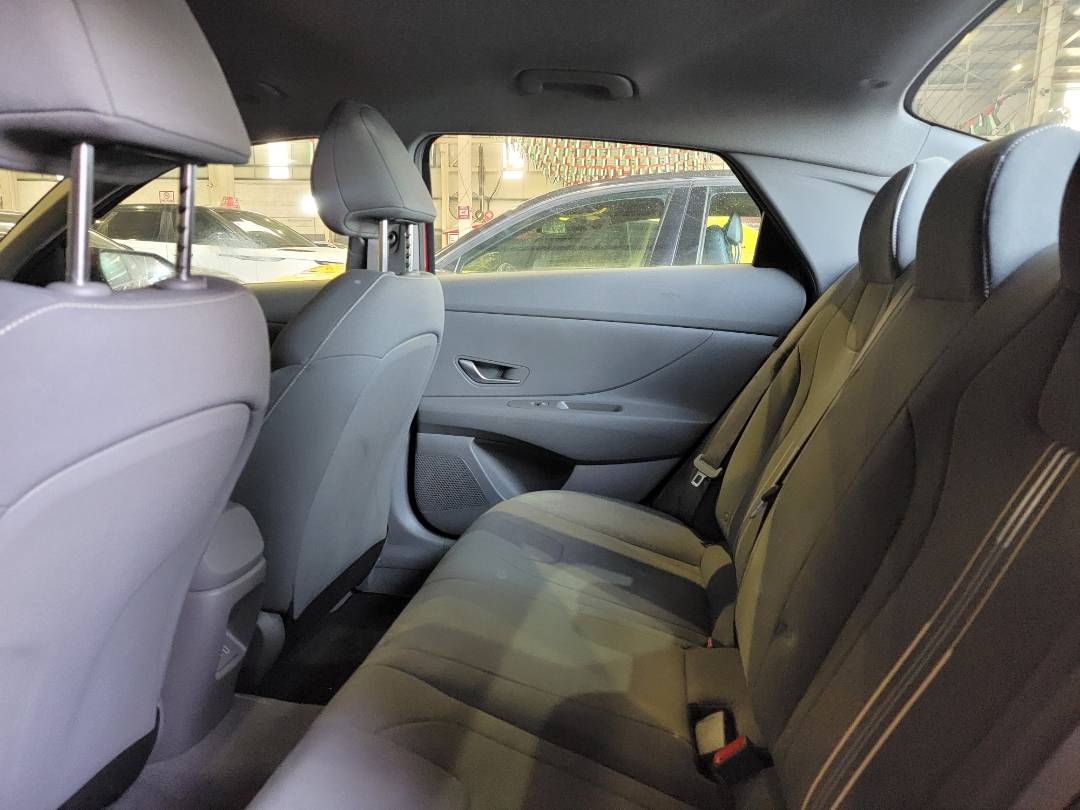 2024 HYUNDAI ELANTRA — 1887 Miles — Lot 80321934 — Al Surrah - Marhaba Auctions Used Cars - Image 7