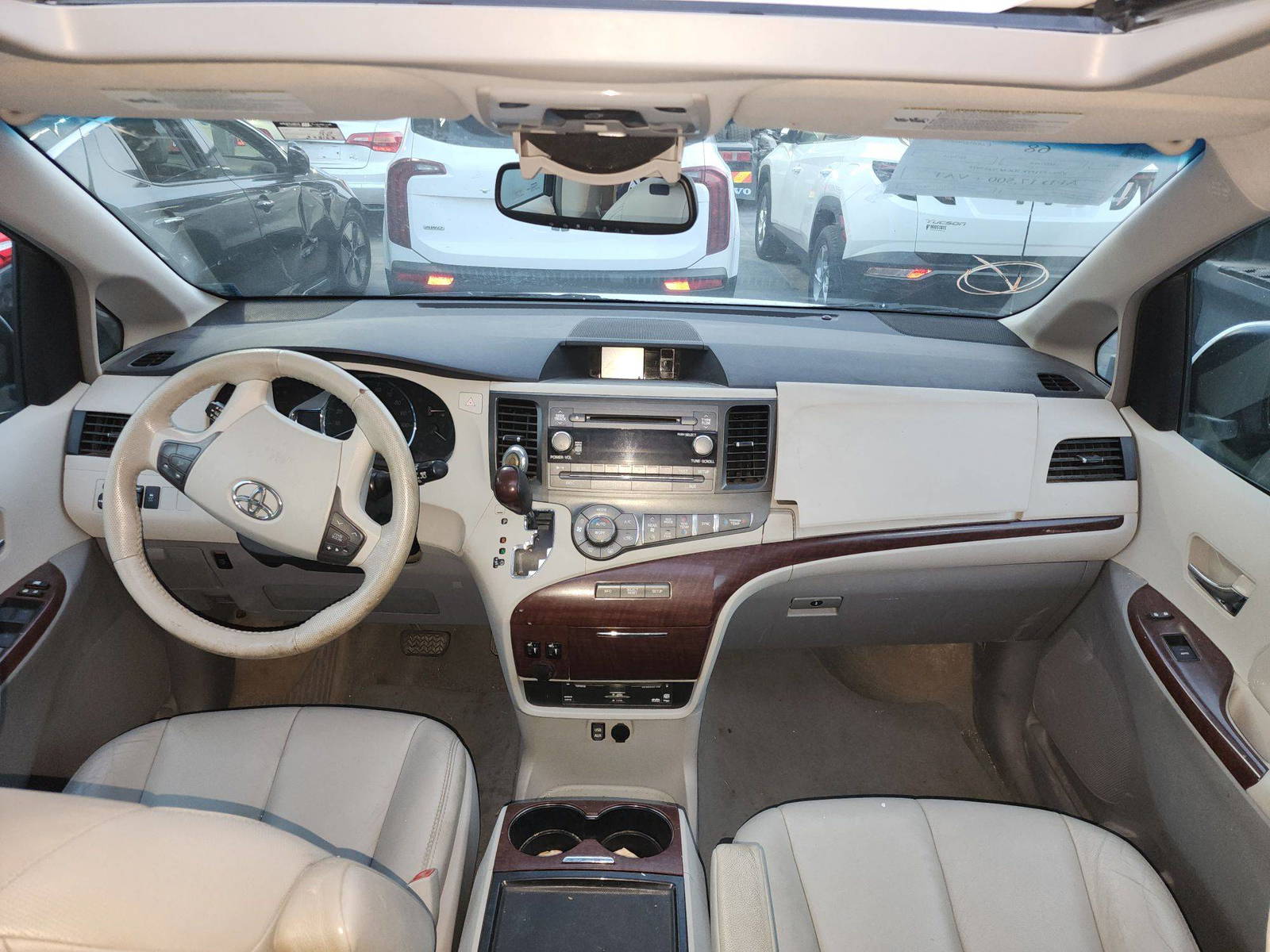 2012 TOYOTA SIENNA — 233153 Miles — Lot C6CS227925 — Al Quoz - Marhaba Auctions Used Cars - Image 8