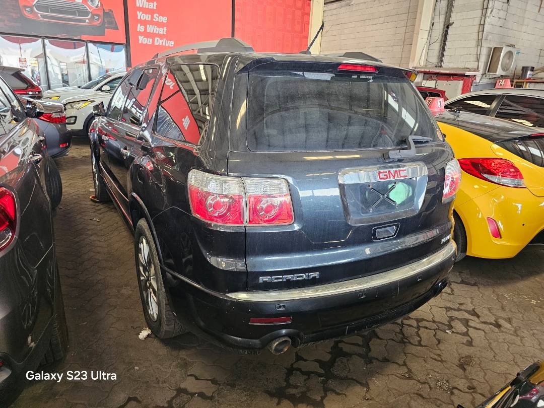 2011 GMC ACADIA — 182431 Miles — Lot 182 431 — Main - Marhaba Auctions Used Cars - Image 3