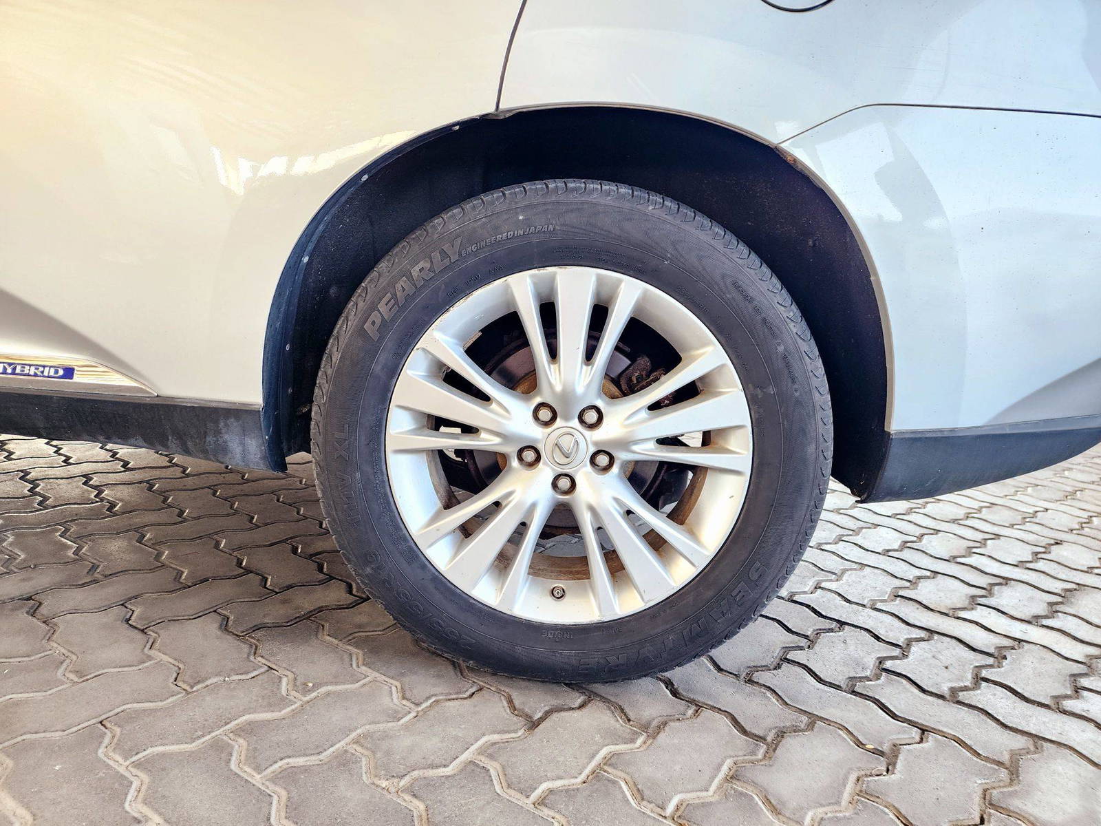 2010 LEXUS RX 450H — 317582 Miles — Lot A2005528 — Souq - Marhaba Auctions Used Cars - Image 11