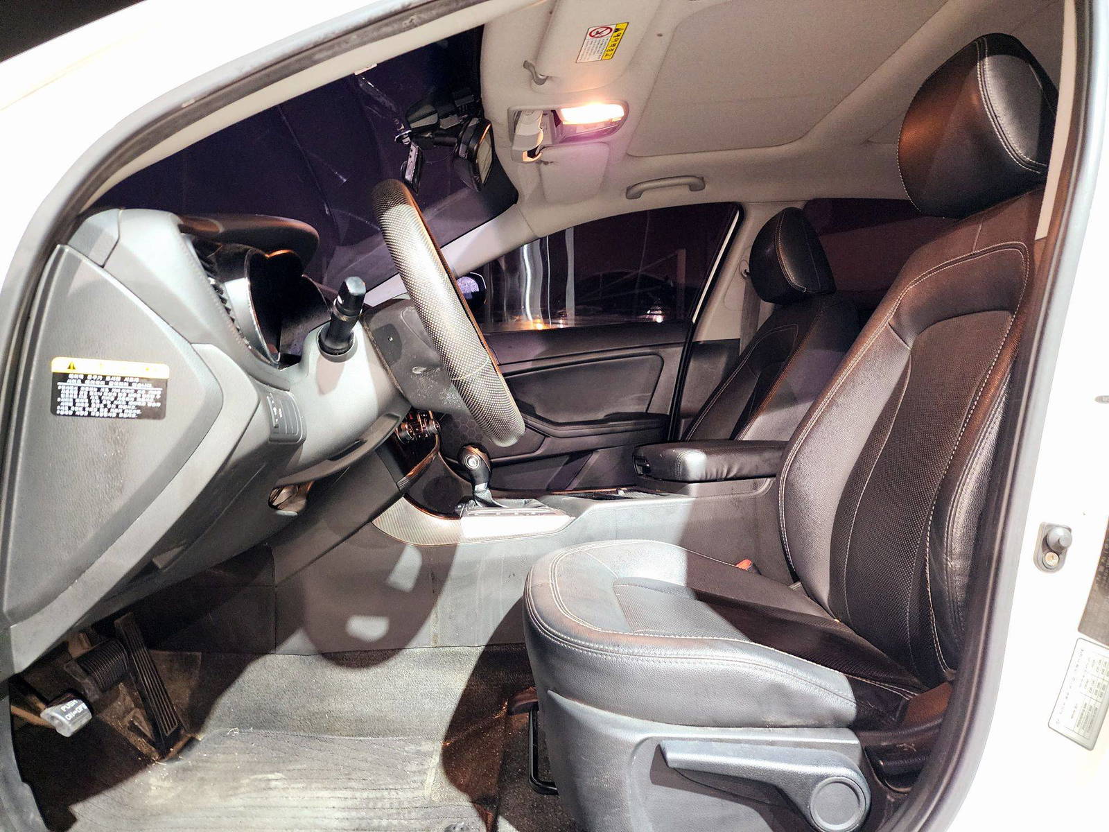 2013 KIA K5 — 206520 KM — Lot 019373 — Souq - Marhaba Auctions Used Cars - Image 9