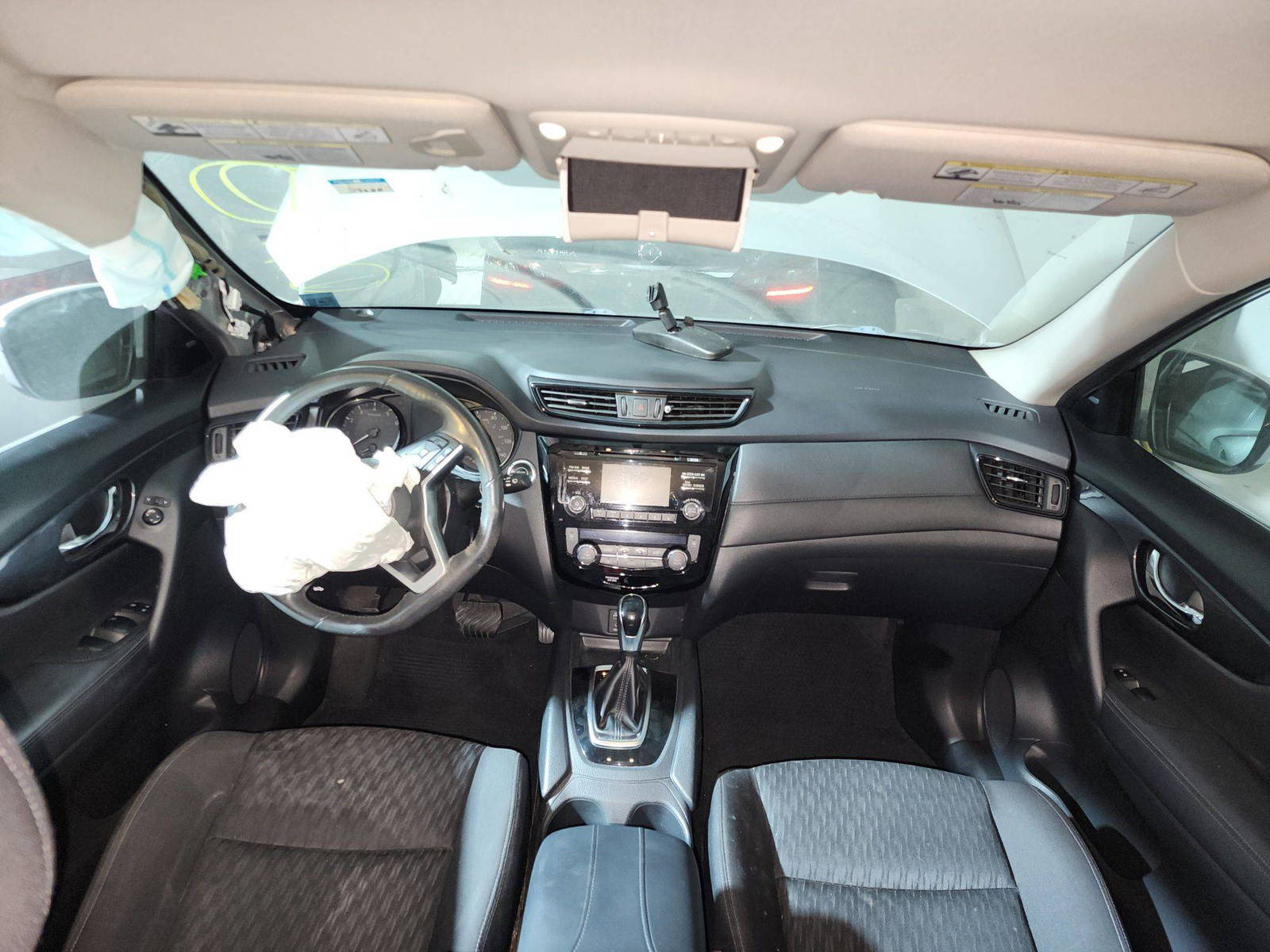 2017 NISSAN ROGUE — 53288 Miles — Lot 81856184 — Al Quoz - Marhaba Auctions Used Cars - Image 4
