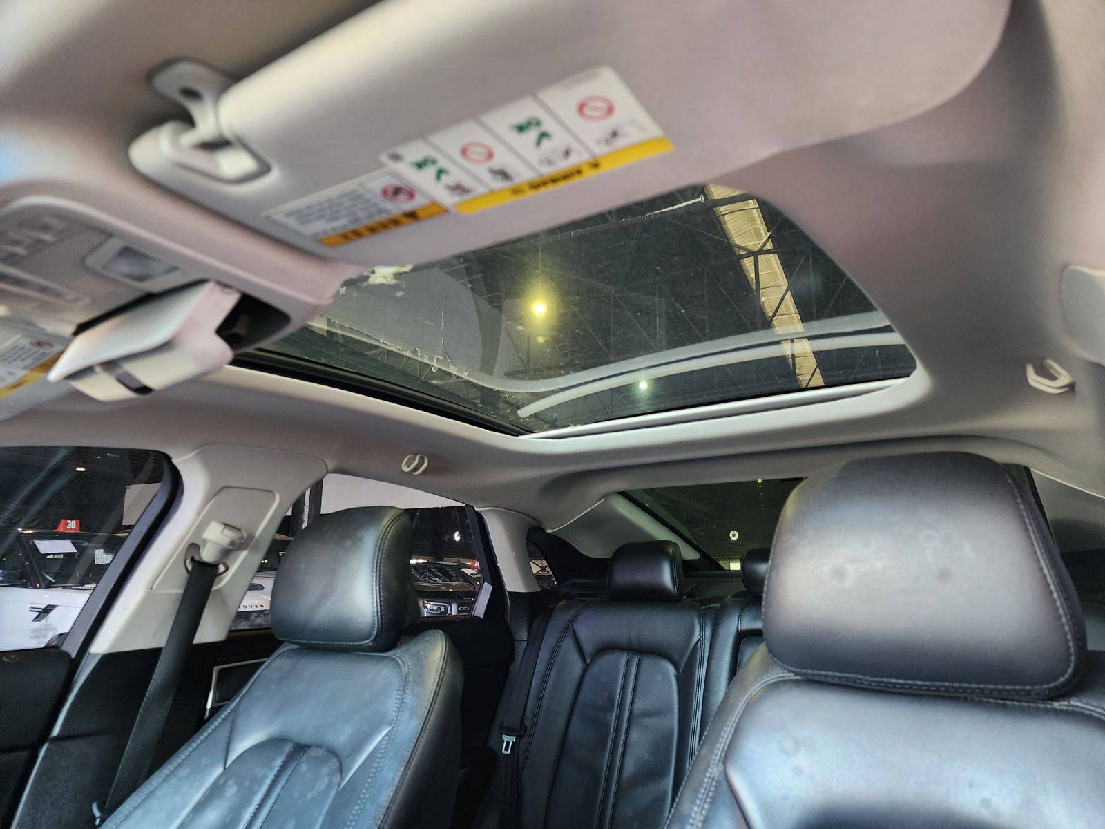 2015 LINCOLN MKZ — 140729 KM — Lot 5678 — Souq - Marhaba Auctions Used Cars - Image 13