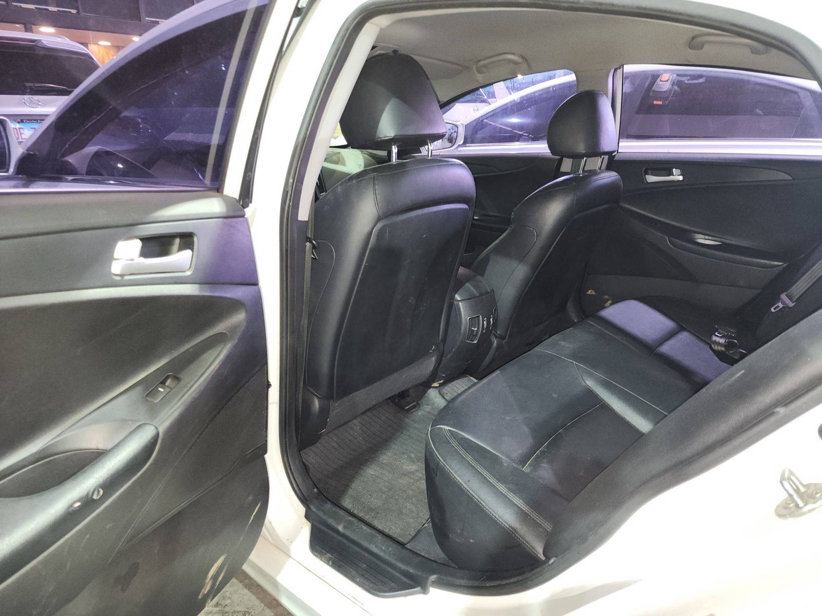 2012 HYUNDAI SONATA — 164230 KM — Lot 215487 — Al Quoz - Marhaba Auctions Used Cars - Image 8